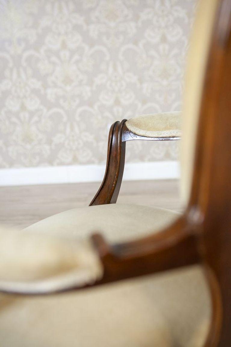 Pair of Late-19th Century Walnut Armchairs in Beige Upholstery For Sale 8