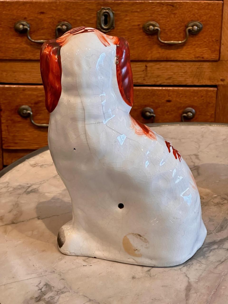 Pair of Late 19th Century Staffordshire Spaniels In Good Condition For Sale In Charlottesville, VA