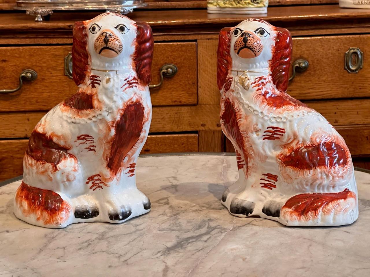 Pair of Late 19th Century Staffordshire Spaniels For Sale 1