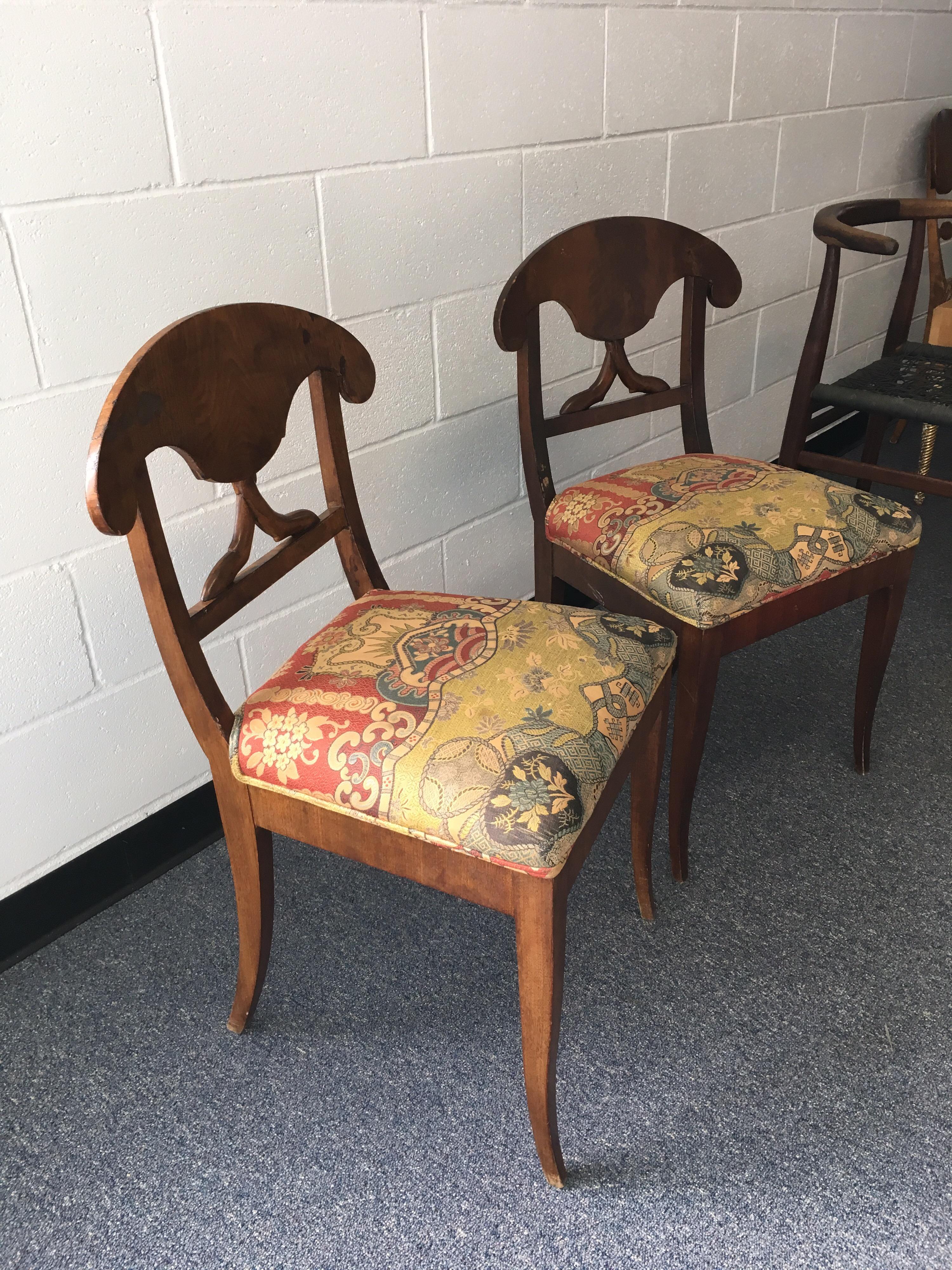 Pair of Late 19th Century Swedish Biedermeier Side Chairs with Silk Fabric 9