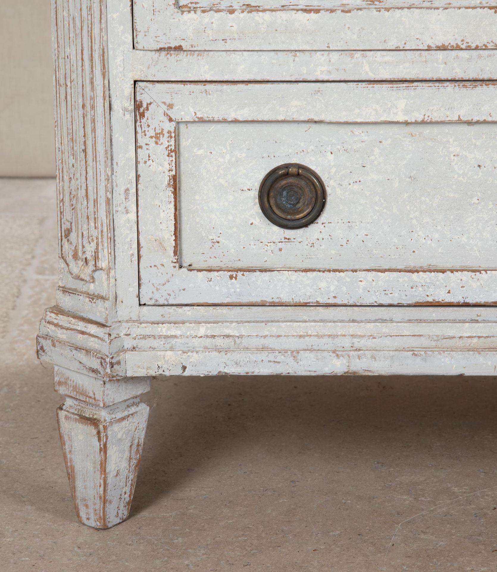 Coppia di commodes svedesi della fine del XIX secolo in stile gustaviano in vendita 4