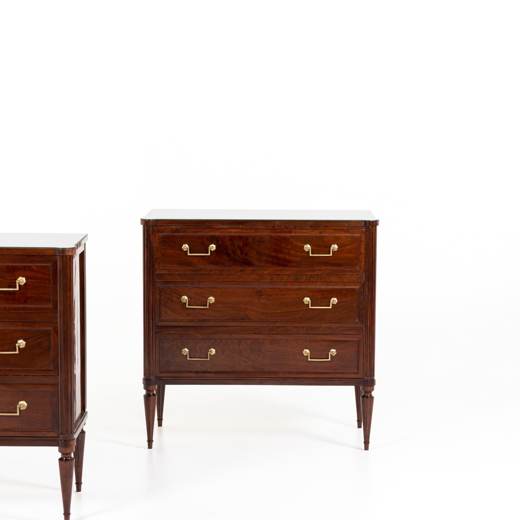 Pair of Late 19th Century Three Drawer Chests In Good Condition For Sale In New York, NY