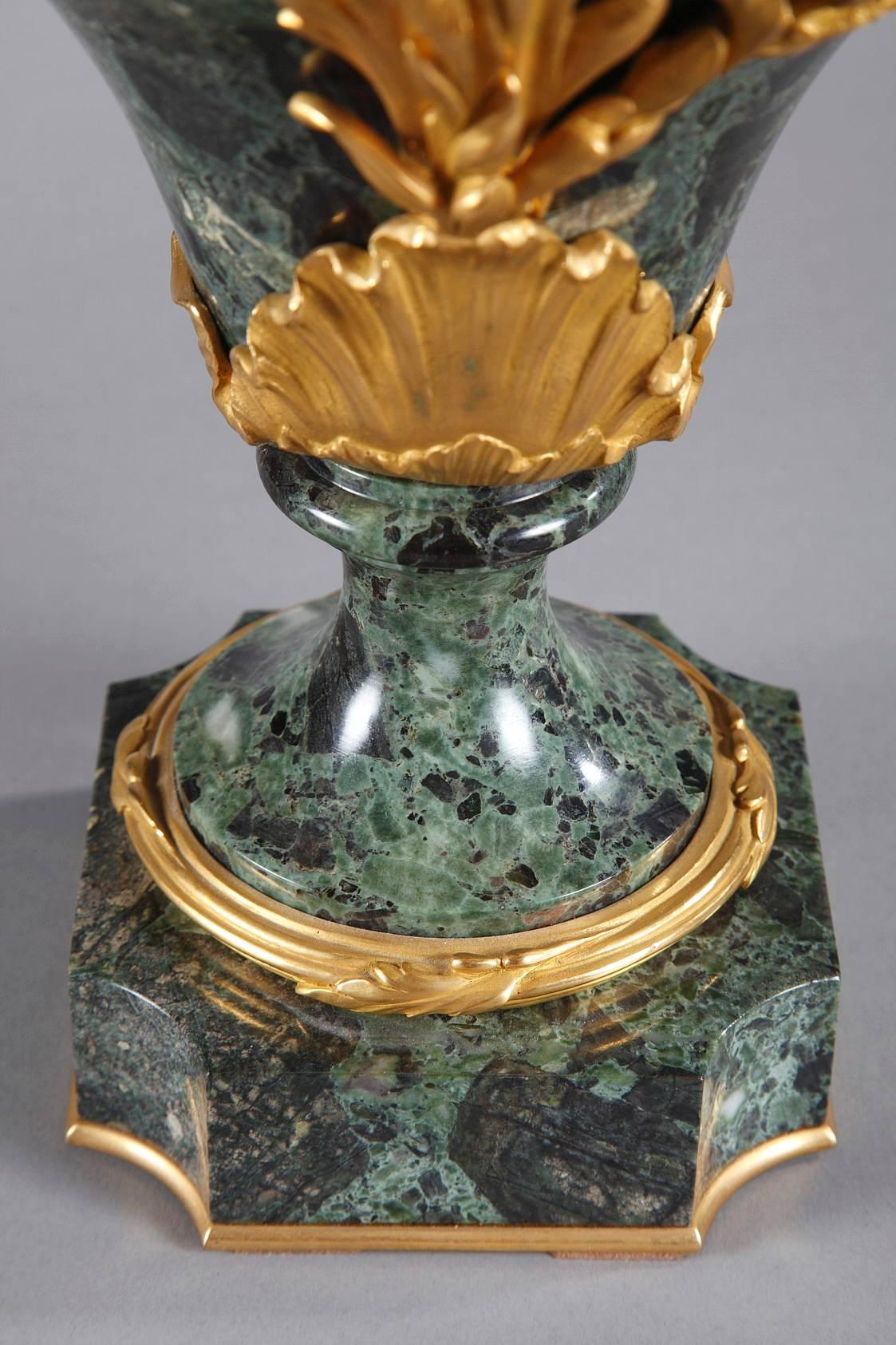 Pair of Late 19th Century Vases in Marble and Gilt Bronze In Good Condition In Paris, FR