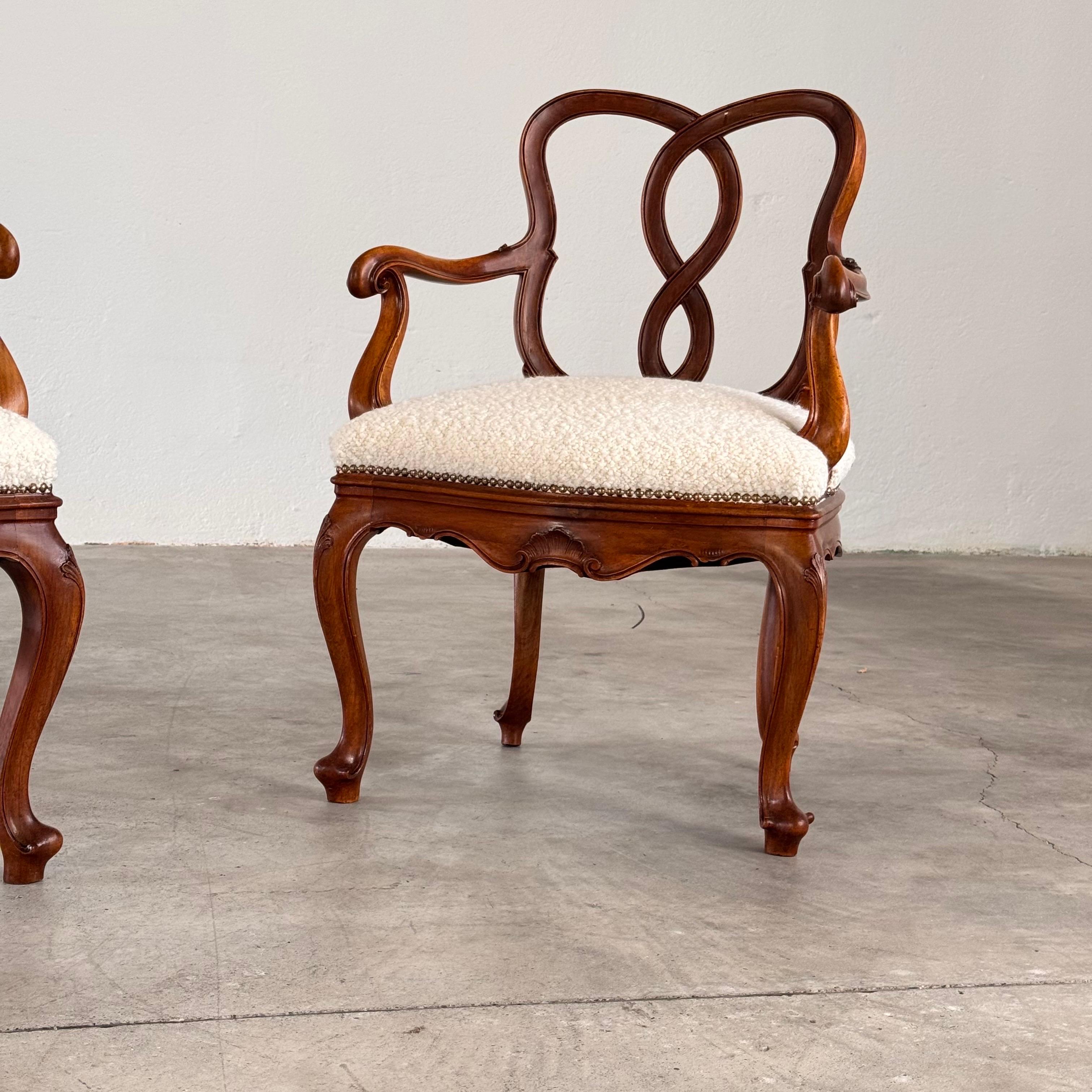 Pareja de Sillones Venecianos de Finales del Siglo XIX, Restaurados con Bouclé Dedar Milano en venta 3