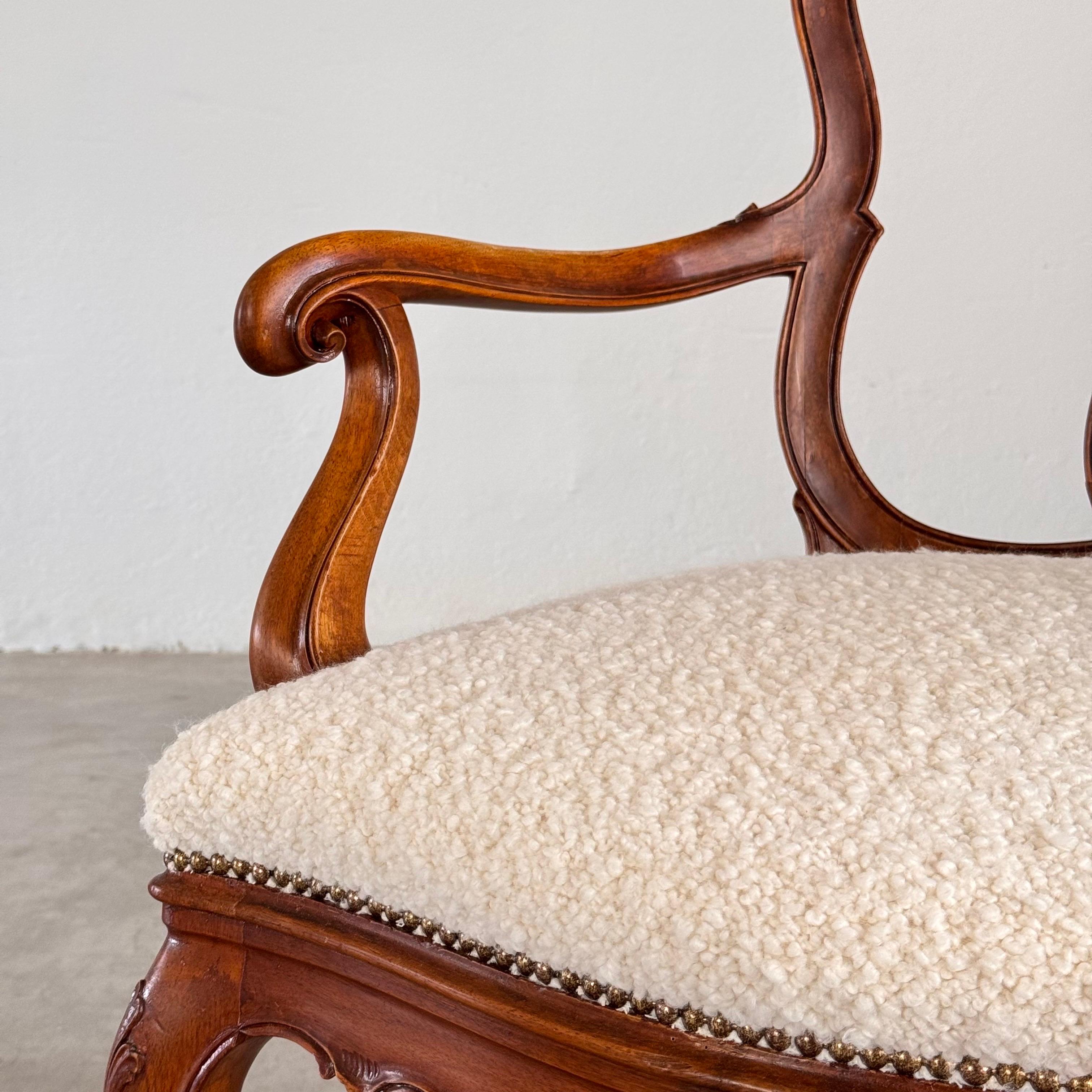 Pareja de Sillones Venecianos de Finales del Siglo XIX, Restaurados con Bouclé Dedar Milano en venta 8
