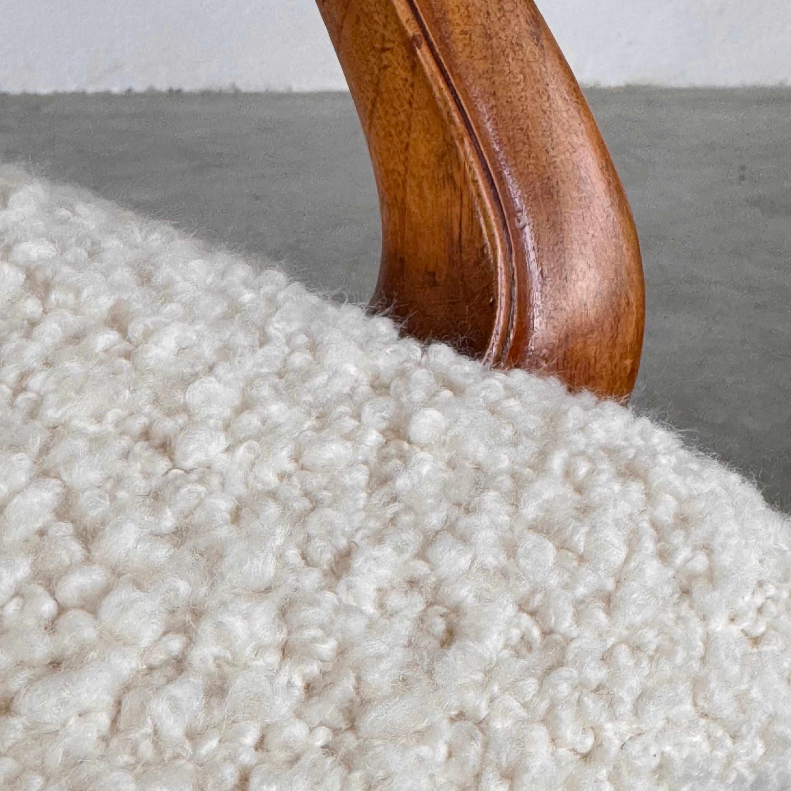 Pareja de Sillones Venecianos de Finales del Siglo XIX, Restaurados con Bouclé Dedar Milano Metal en venta