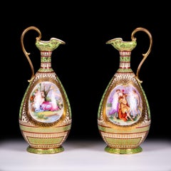 Coppia di vasi e urne in stile viennese della fine del XIX secolo