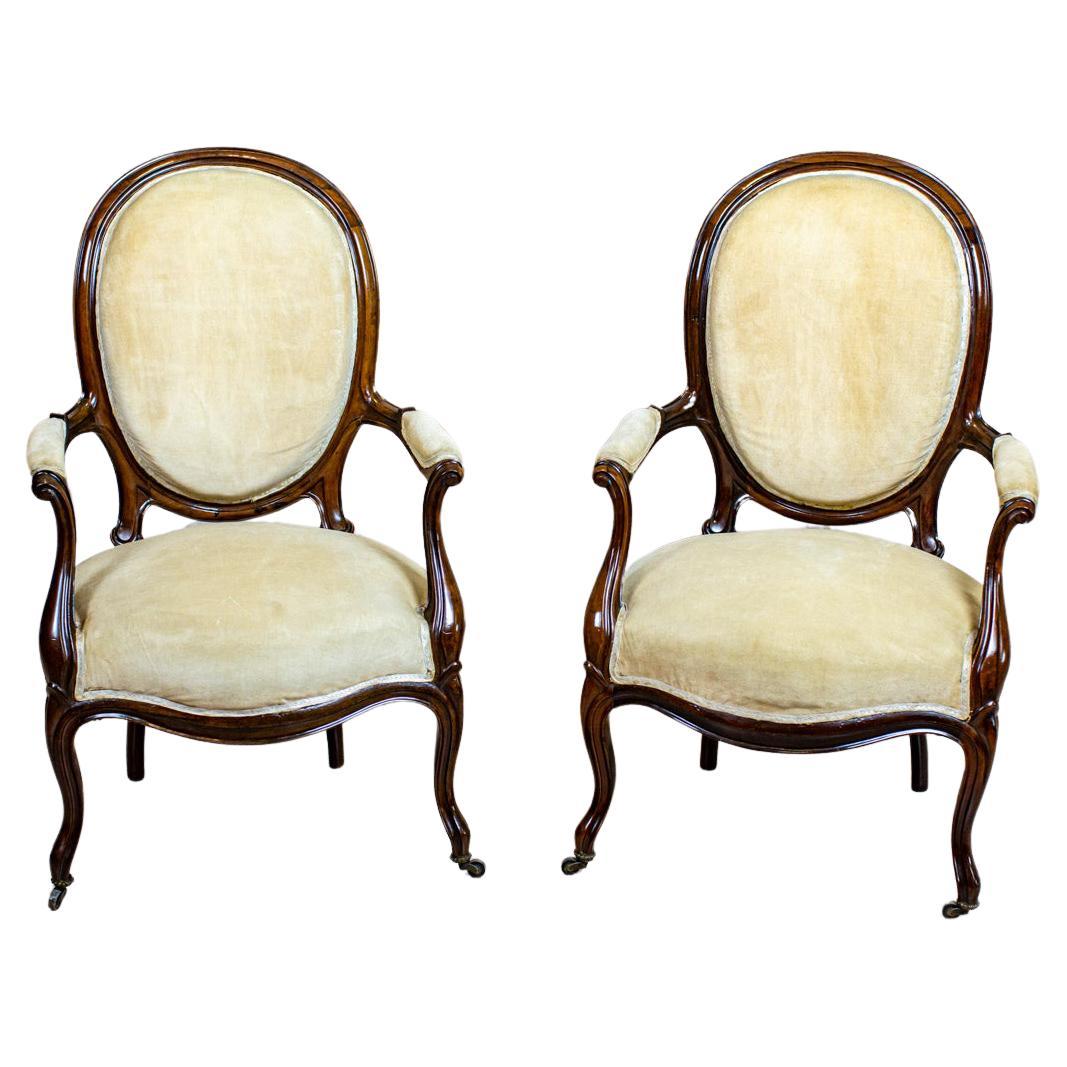 Pair of Late-19th Century Walnut Armchairs in Beige Upholstery For Sale