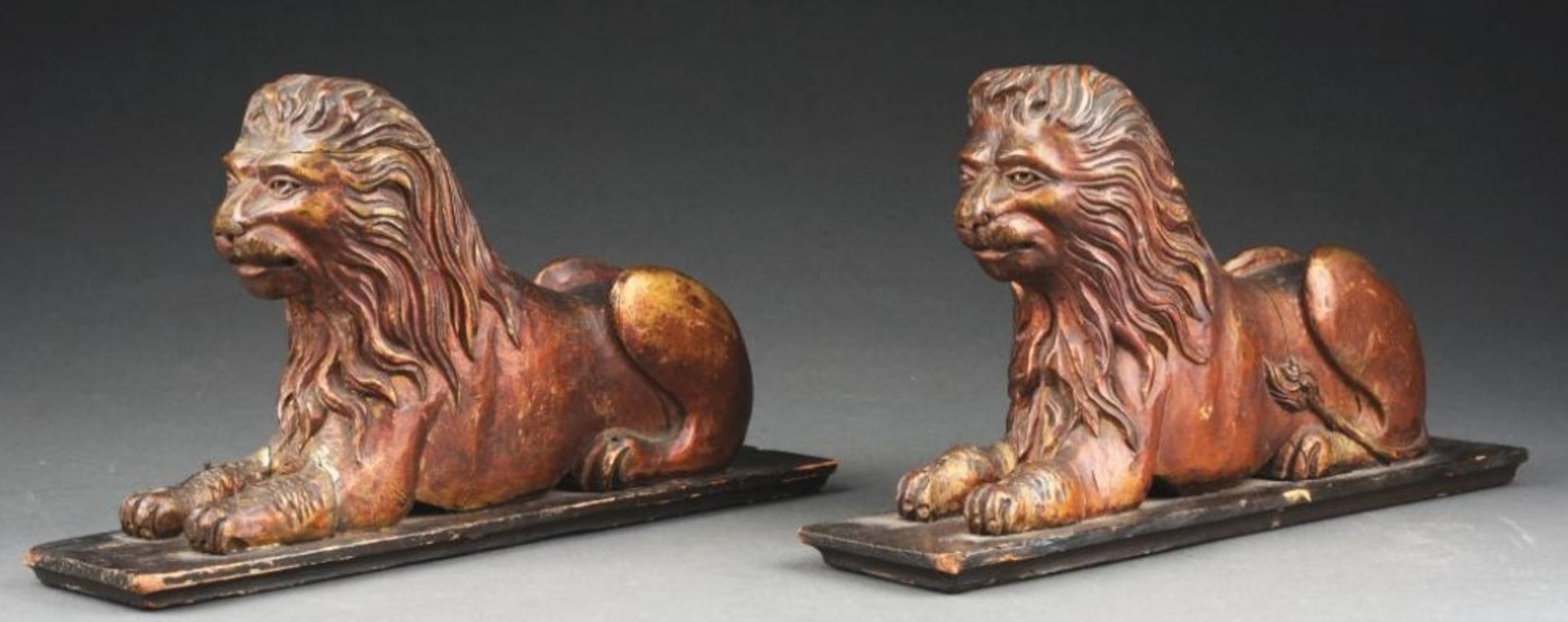 Pair of late 19th century wood and gilt Lions from Asia
Circa 1880. Measure: 8.5