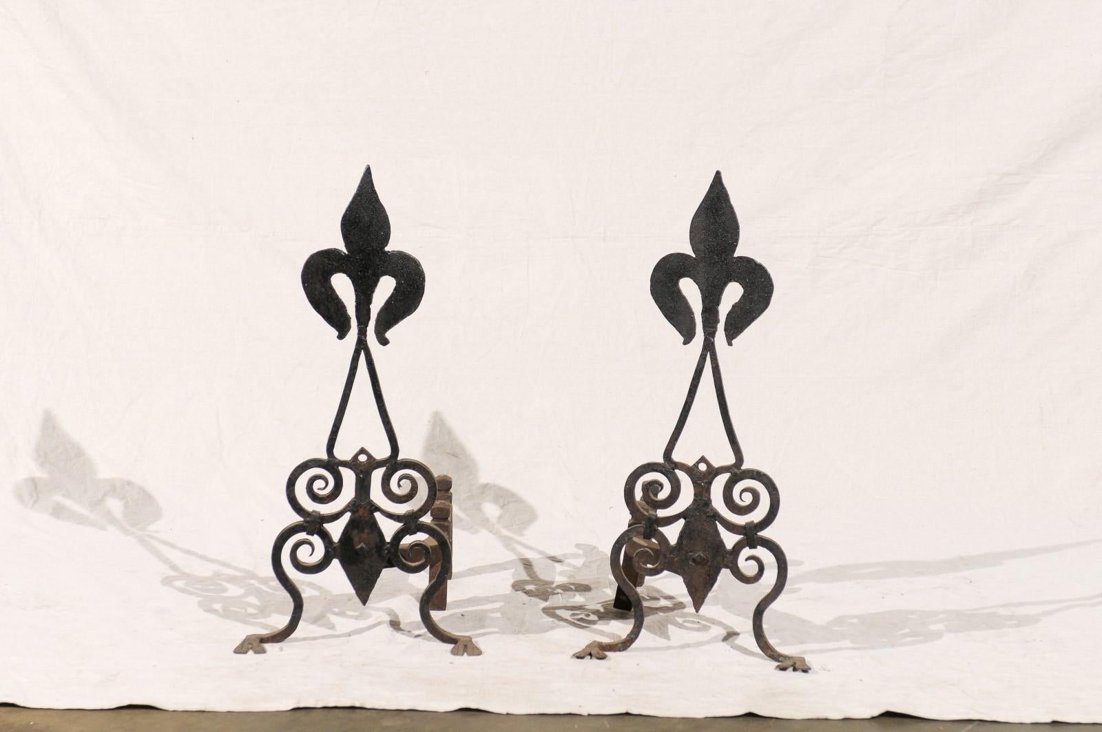 Pair of Late 19th-Early 20th Century American Black Fleur-de-Lis Andirons In Good Condition For Sale In Atlanta, GA