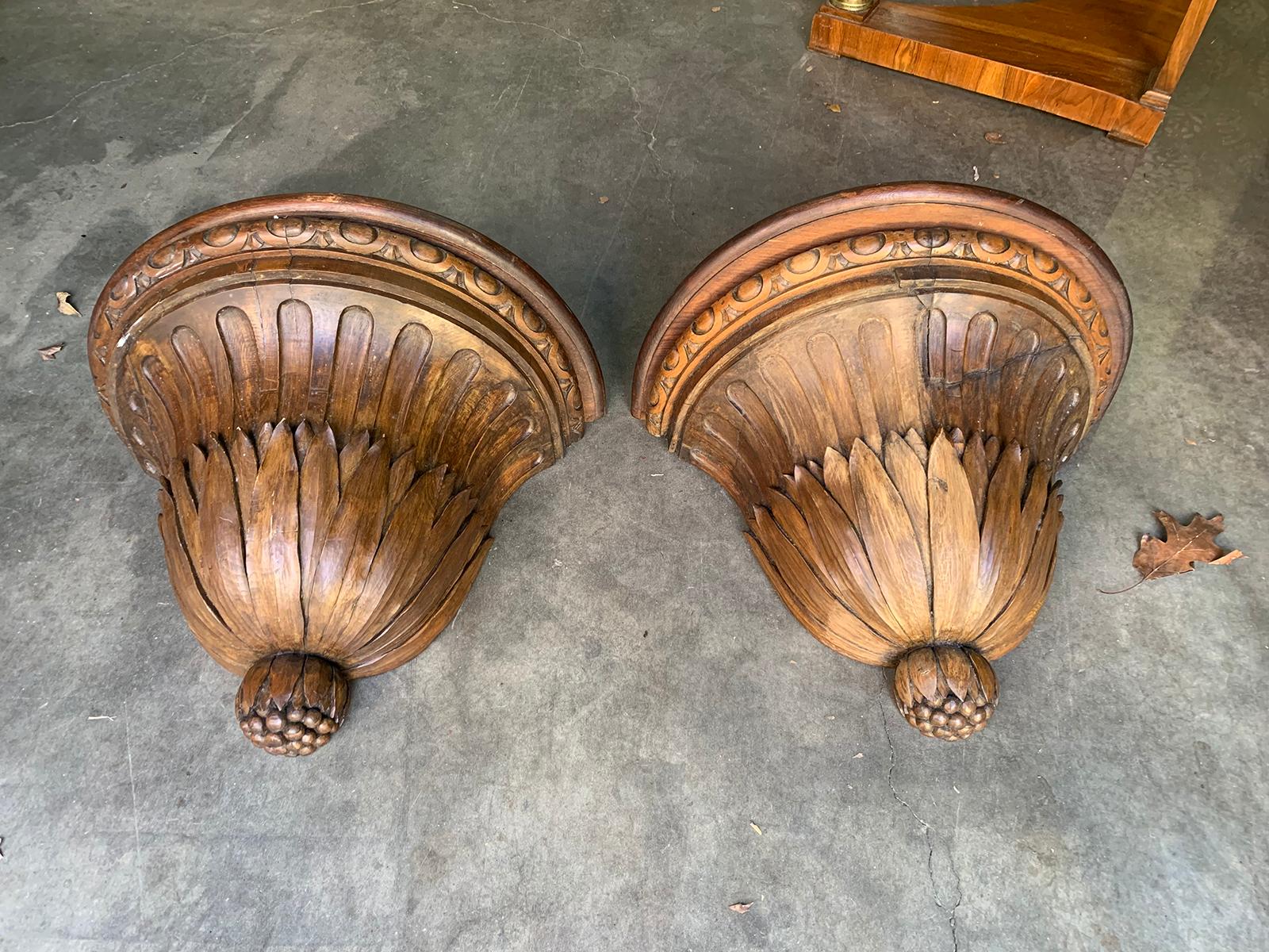 Pair of Late 19th-Early 20th Century Continental Hand Carved Demilune Brackets 6