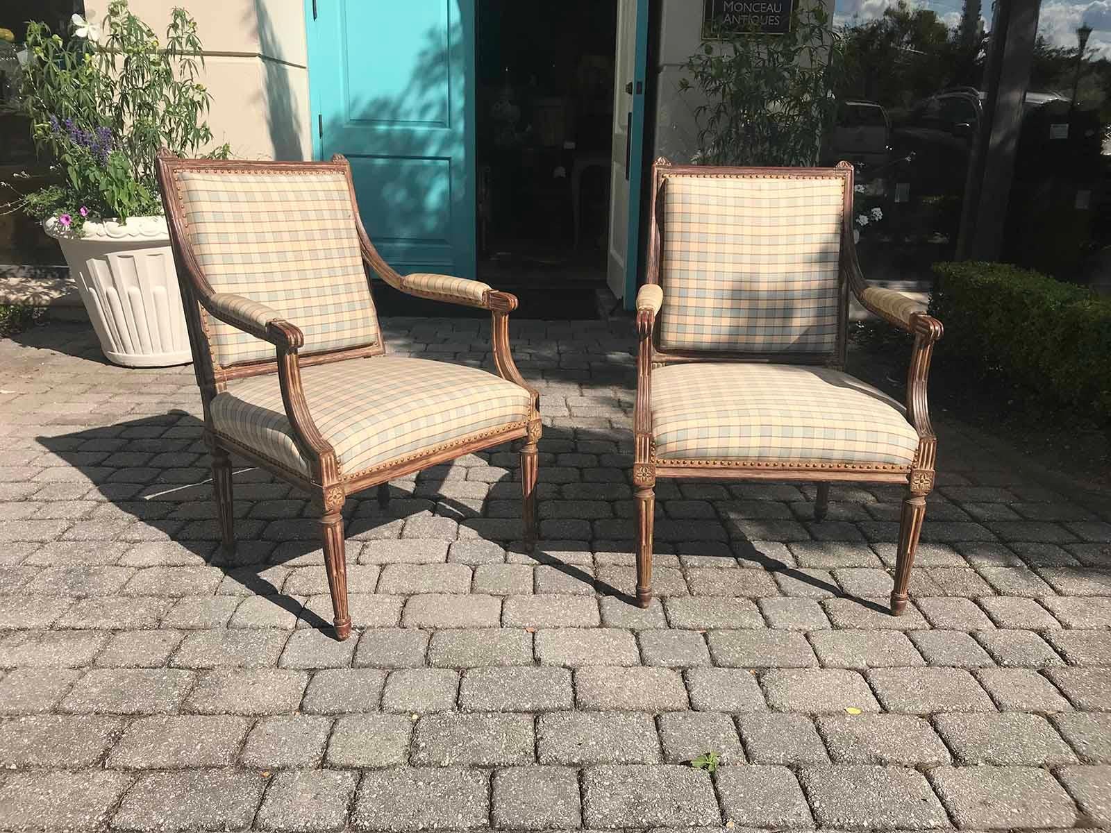 Pair of late 19th-early 20th century Louis XVI armchairs. Measures: Seat height 17.5