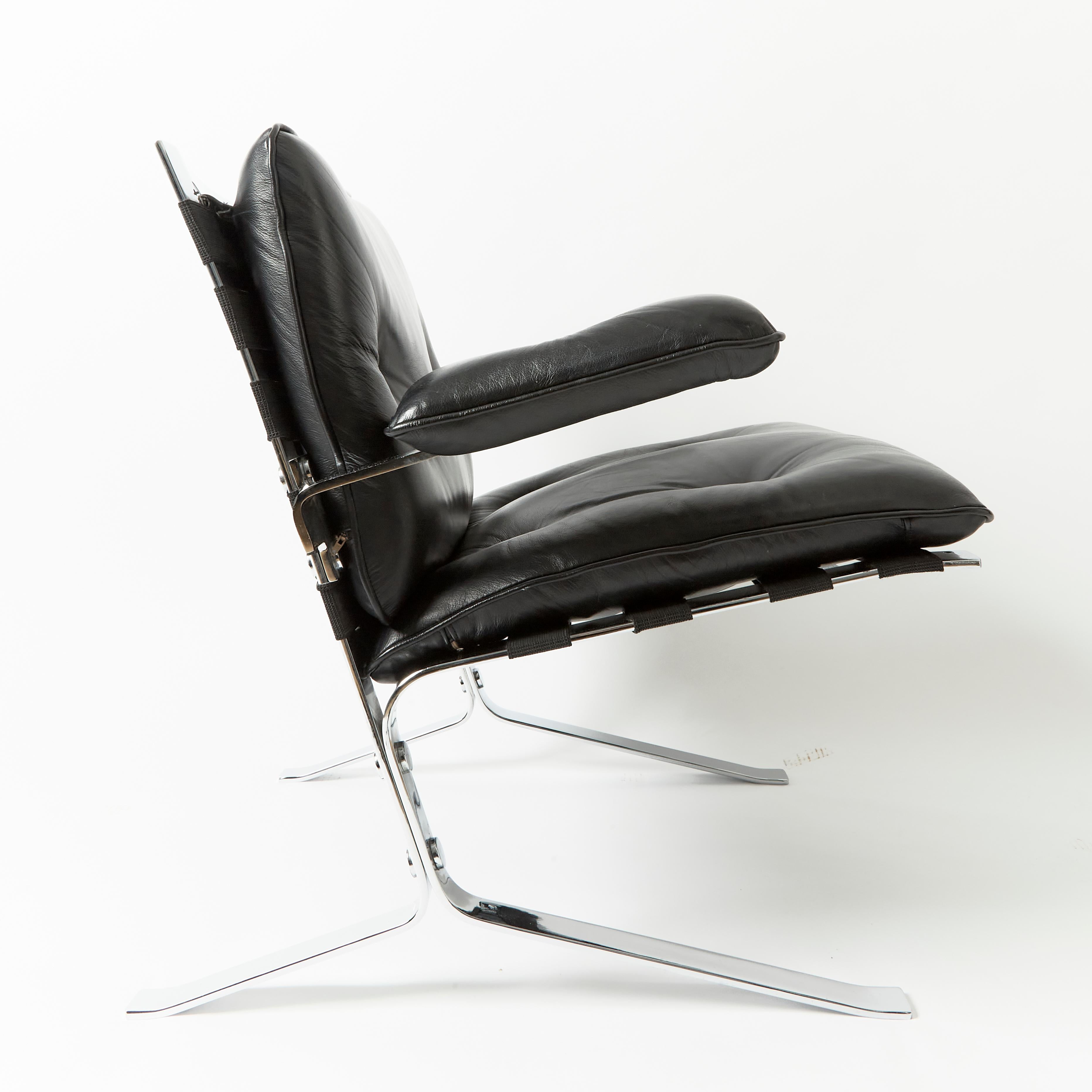 Pair of Late 20th Century black Leather and Chrome Chairs 4