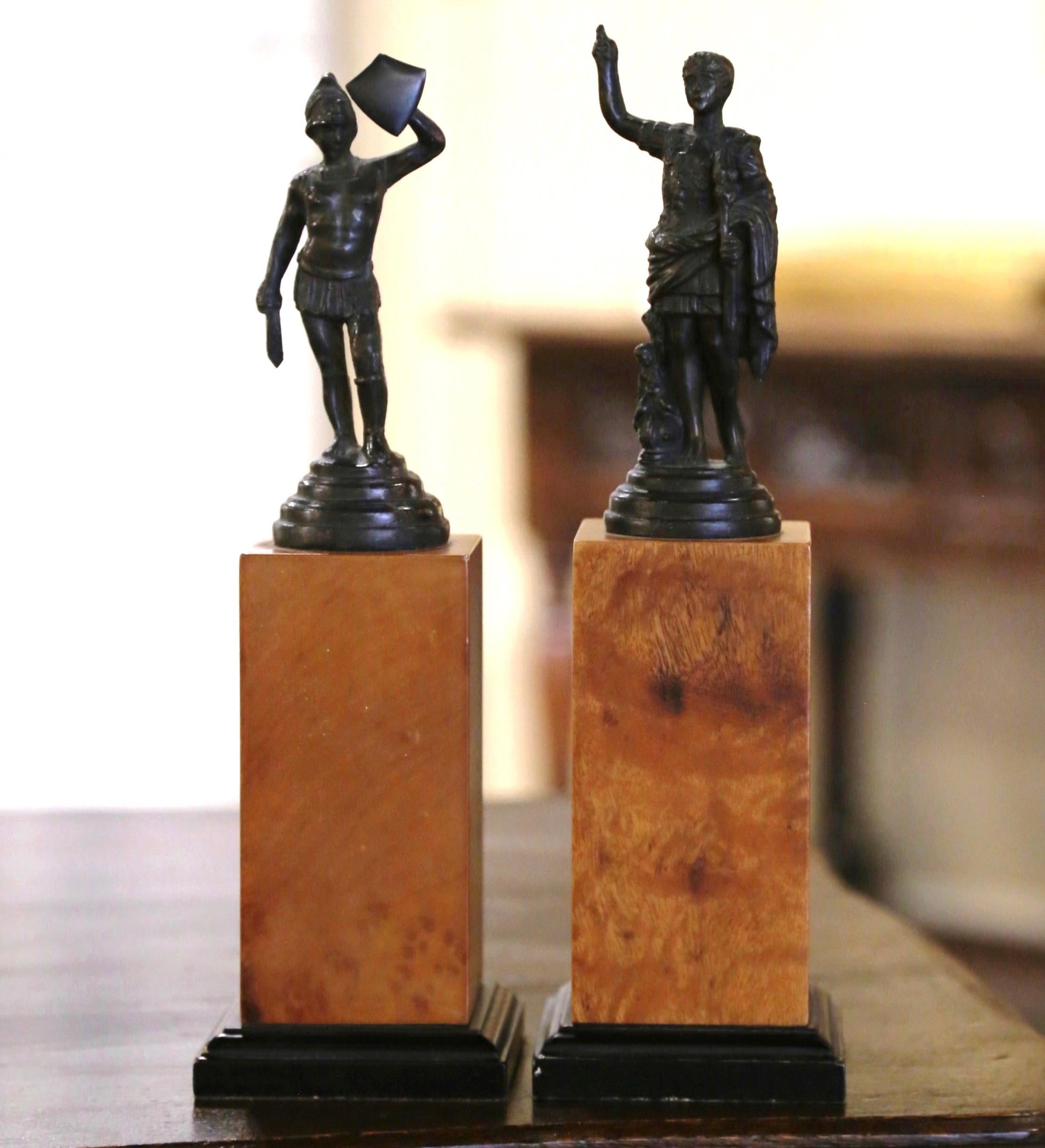 Hand-Crafted Pair of Late 20th Century Bronze Statues on Wooden Columns For Sale