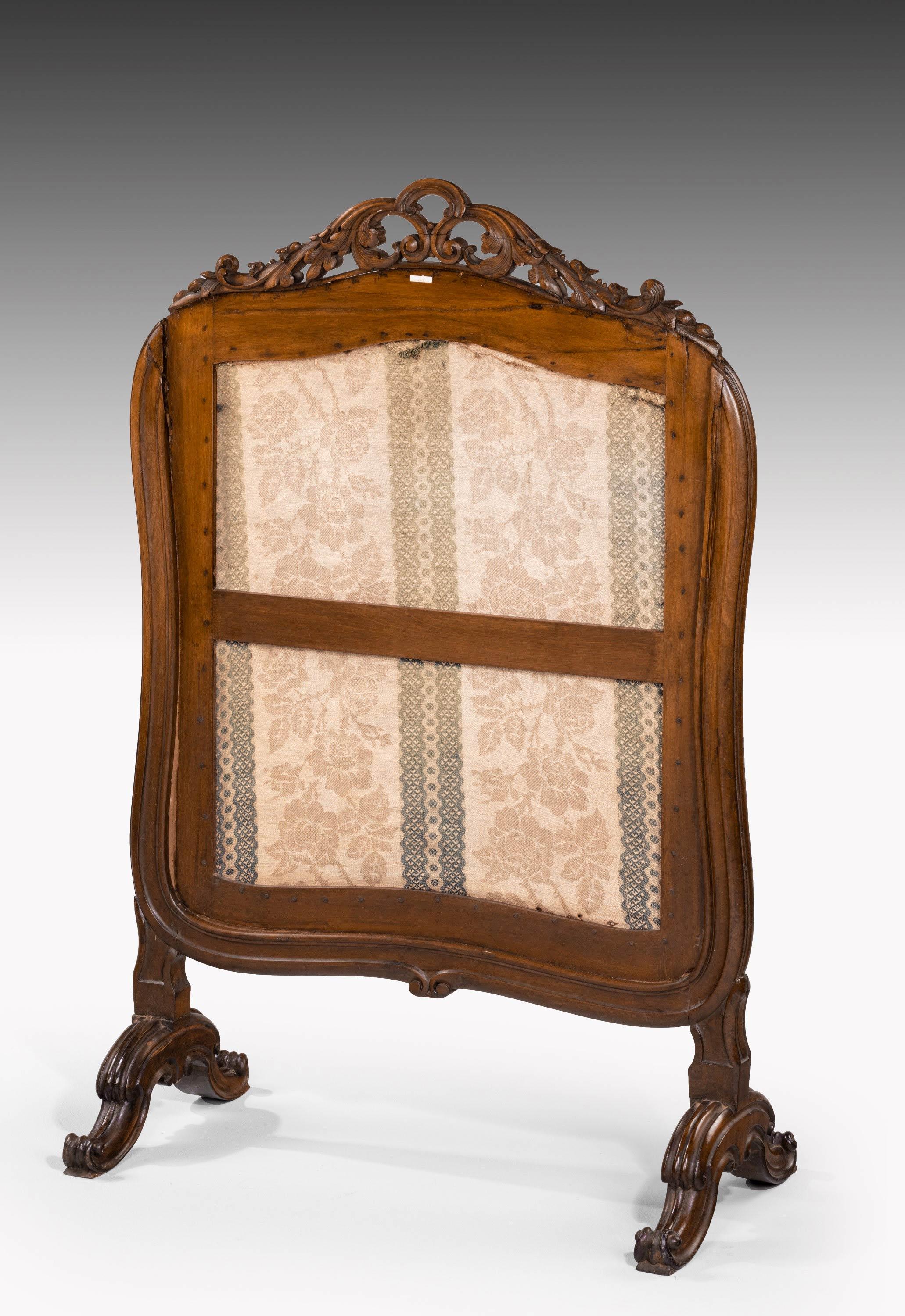 English A Very Shapely Mid-19th Century Mahogany Fire Screen For Sale