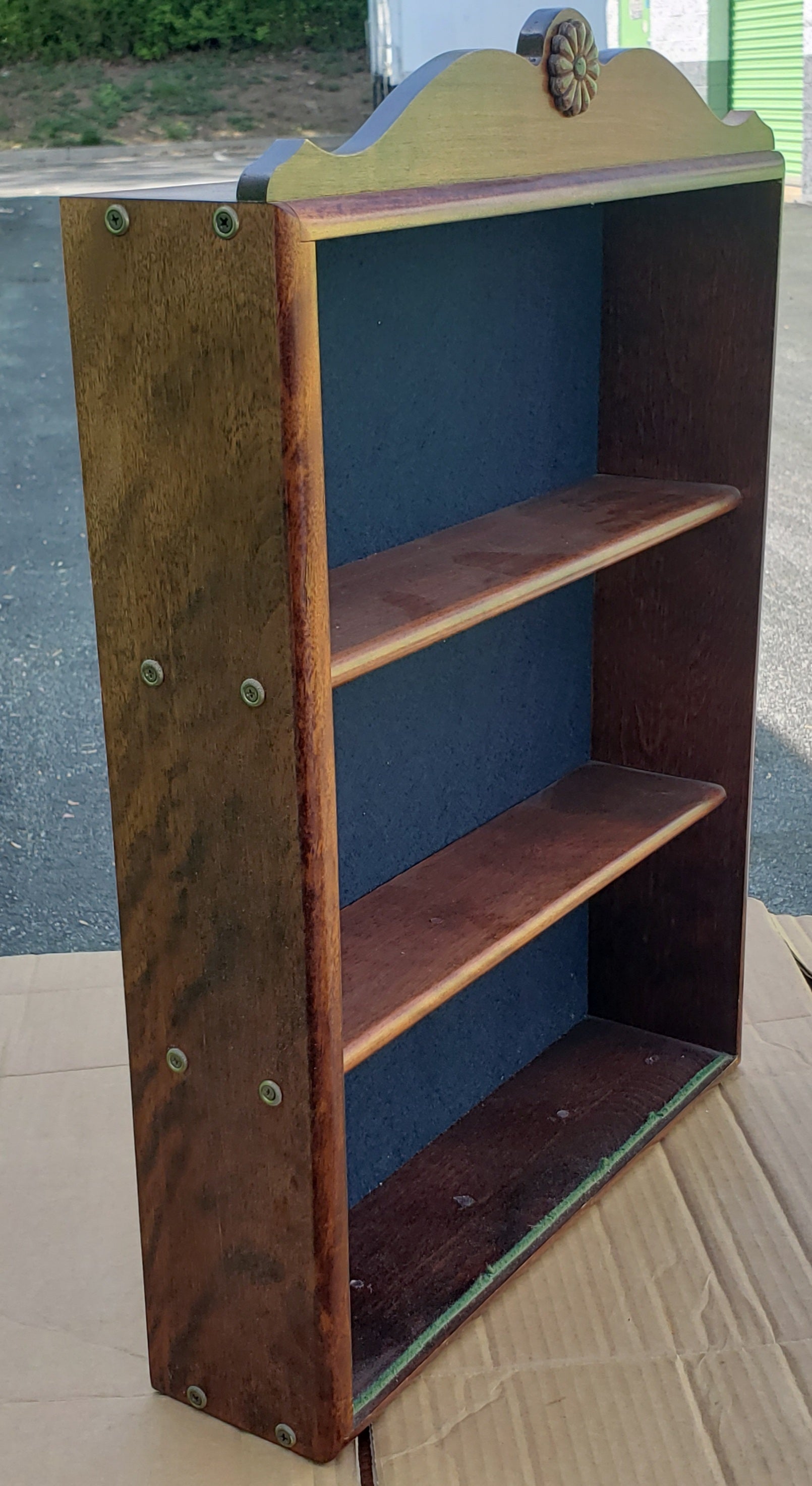 Woodwork Pair of Late 20th Century Mahogany Hanging Wall Shelves For Sale