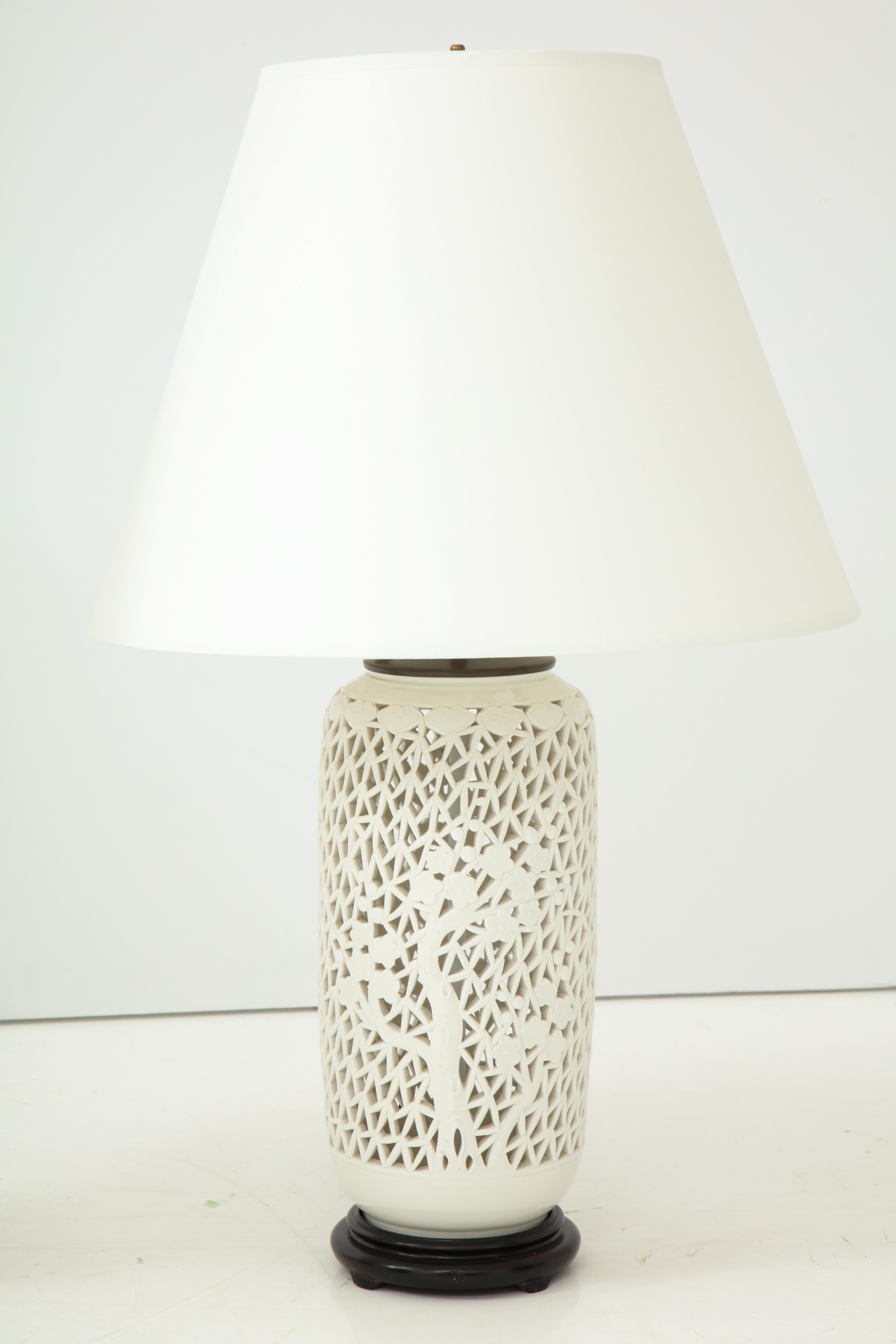 Chinese Pair of Late 20th Century Reticulated Lamps For Sale