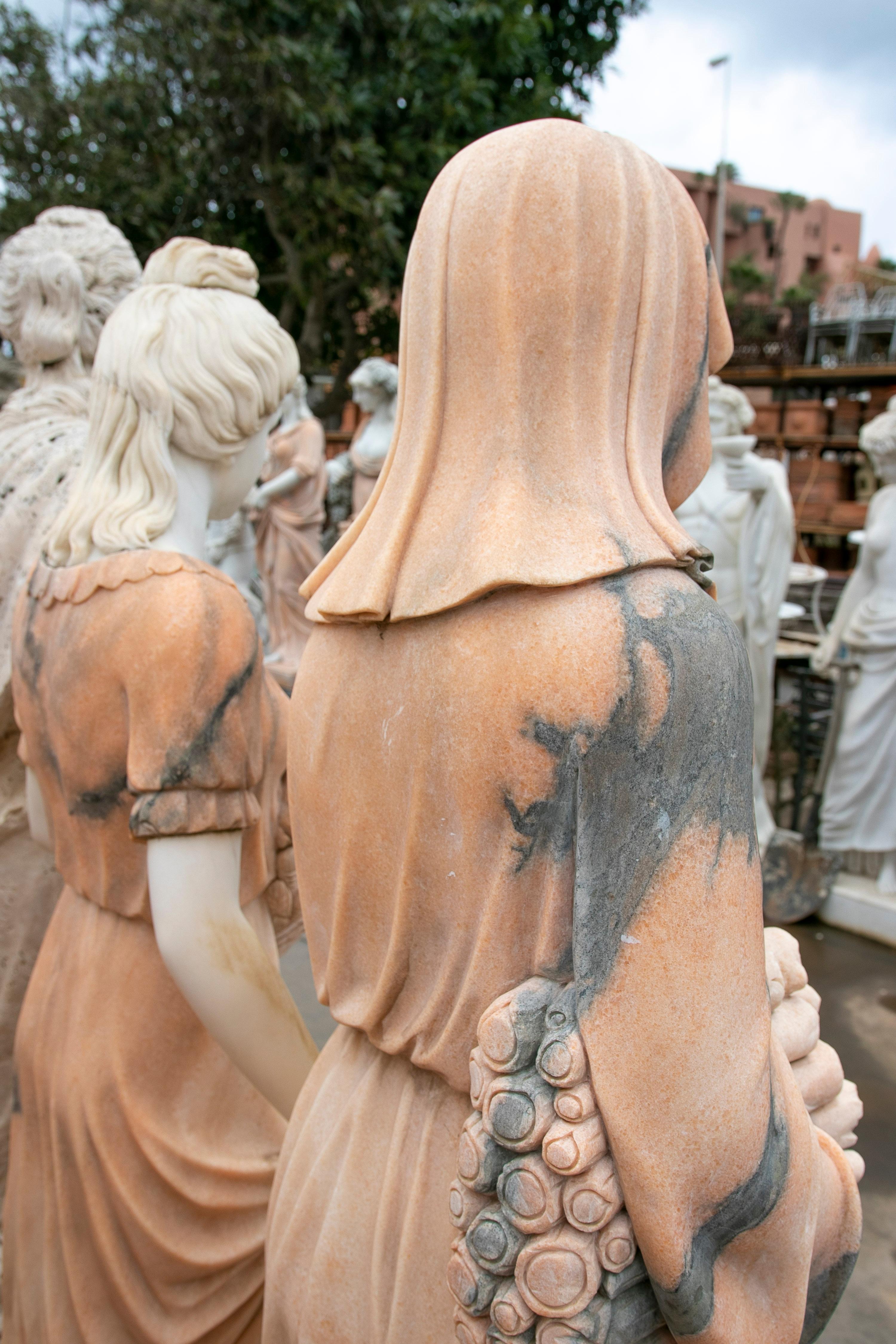 Pair of Late 20th Century Spanish Carrara White & Rosetta Pink Marble Sculptures in vendita 3