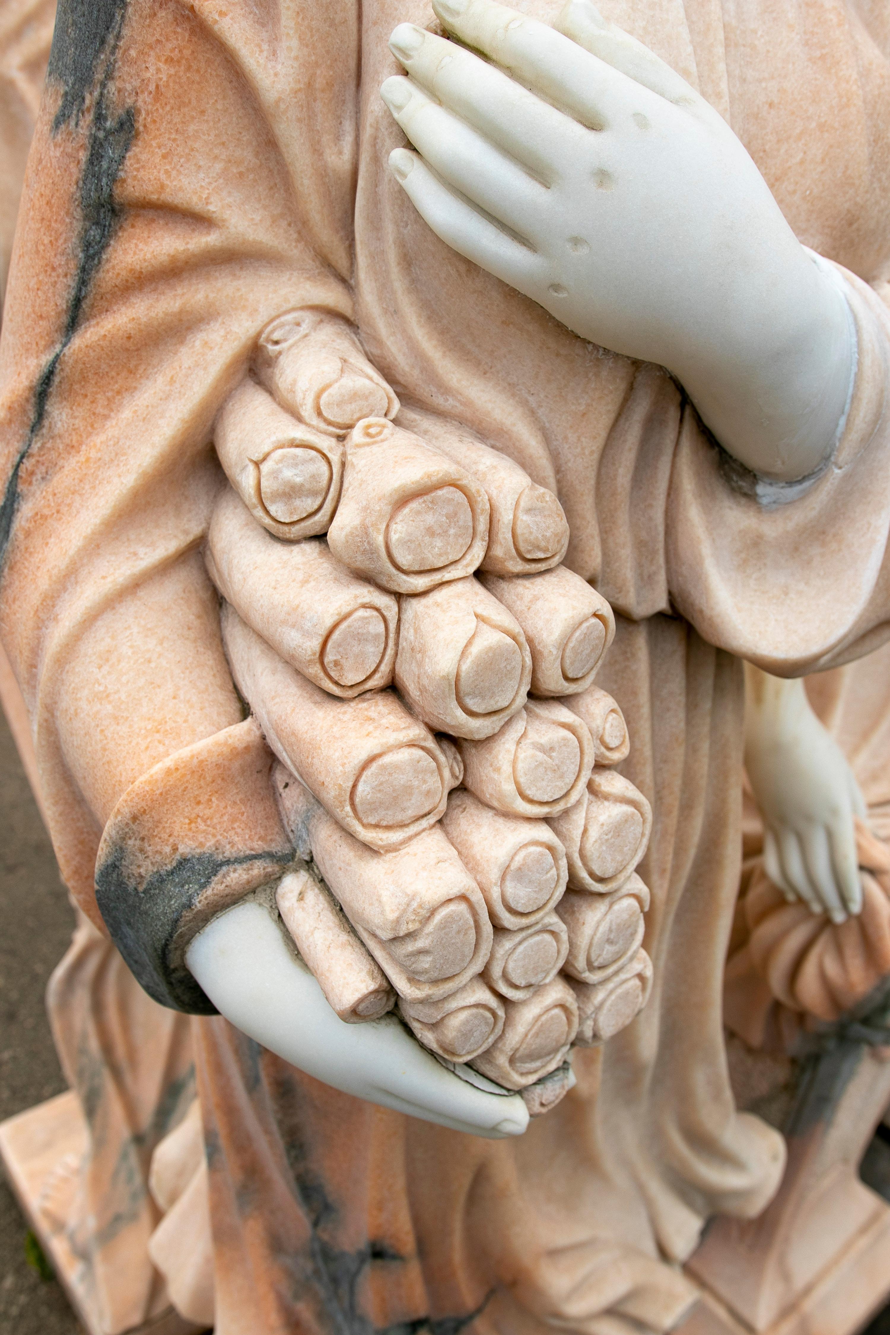Pair of Late 20th Century Spanish Carrara White & Rosetta Pink Marble Sculptures in vendita 2