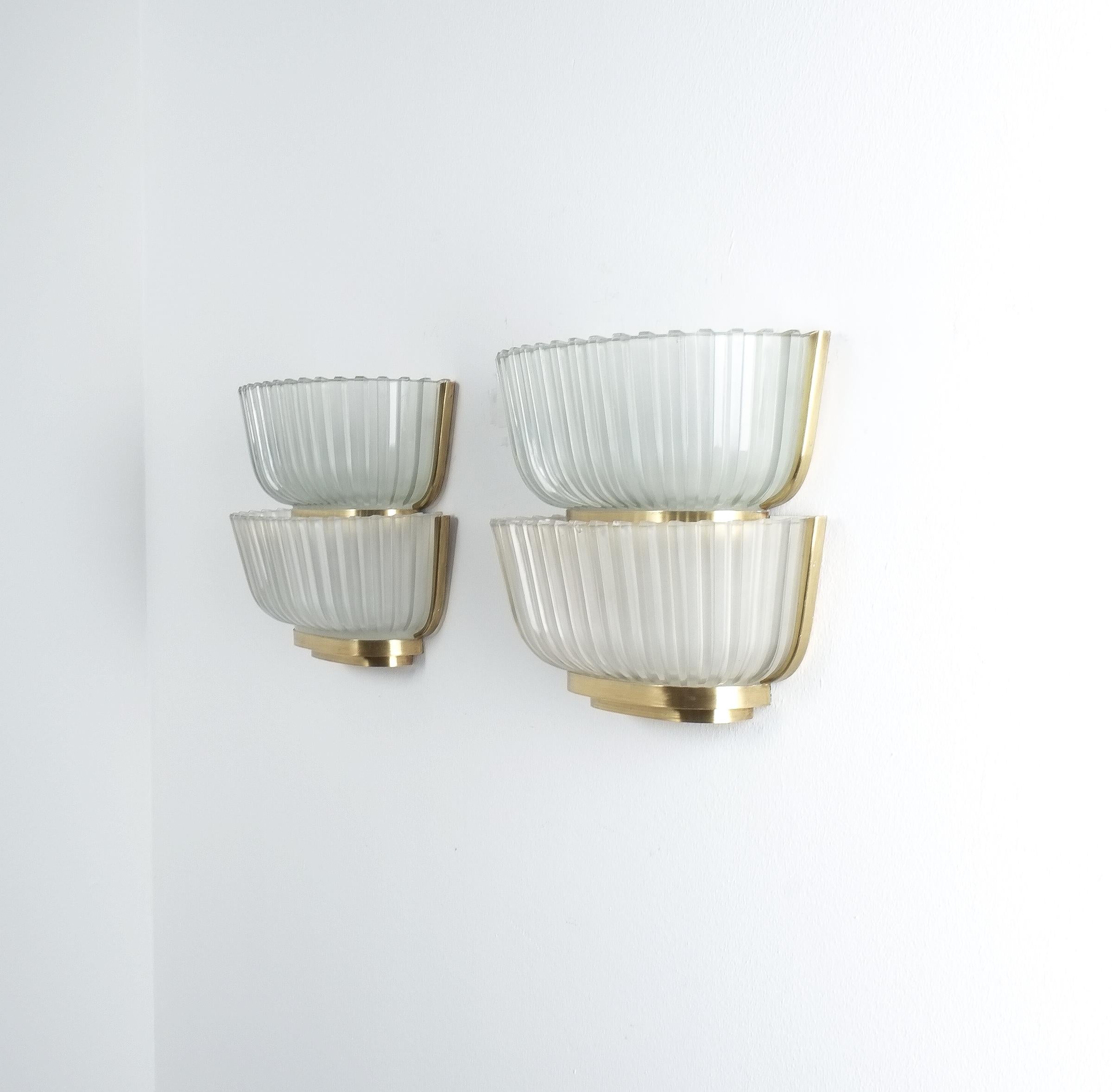 Mid-20th Century Pair of Late Art Deco Glass and Brass Sconces Refurbished, Italy, circa 1940