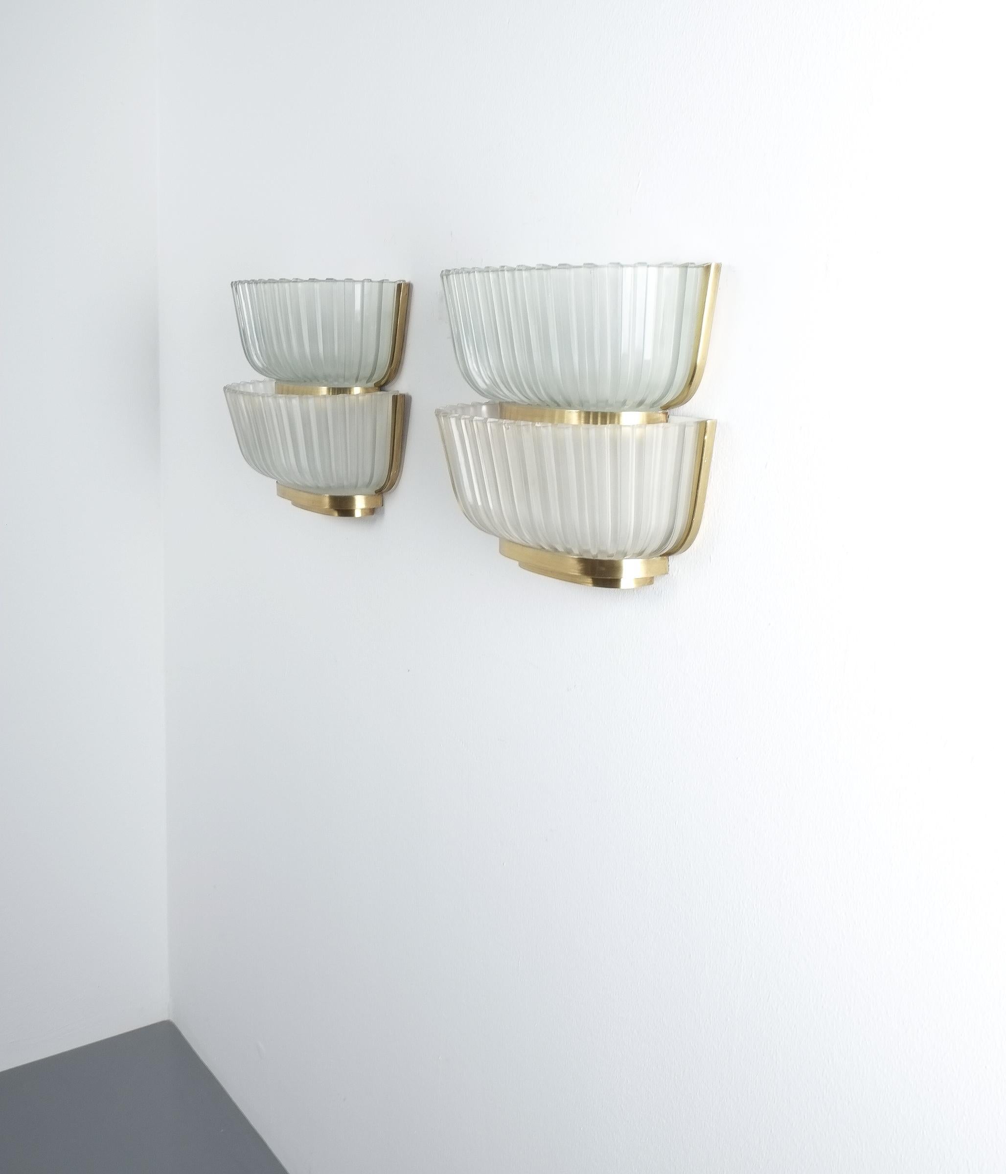 Pair of Late Art Deco Glass and Brass Sconces Refurbished, Italy, circa 1940 2