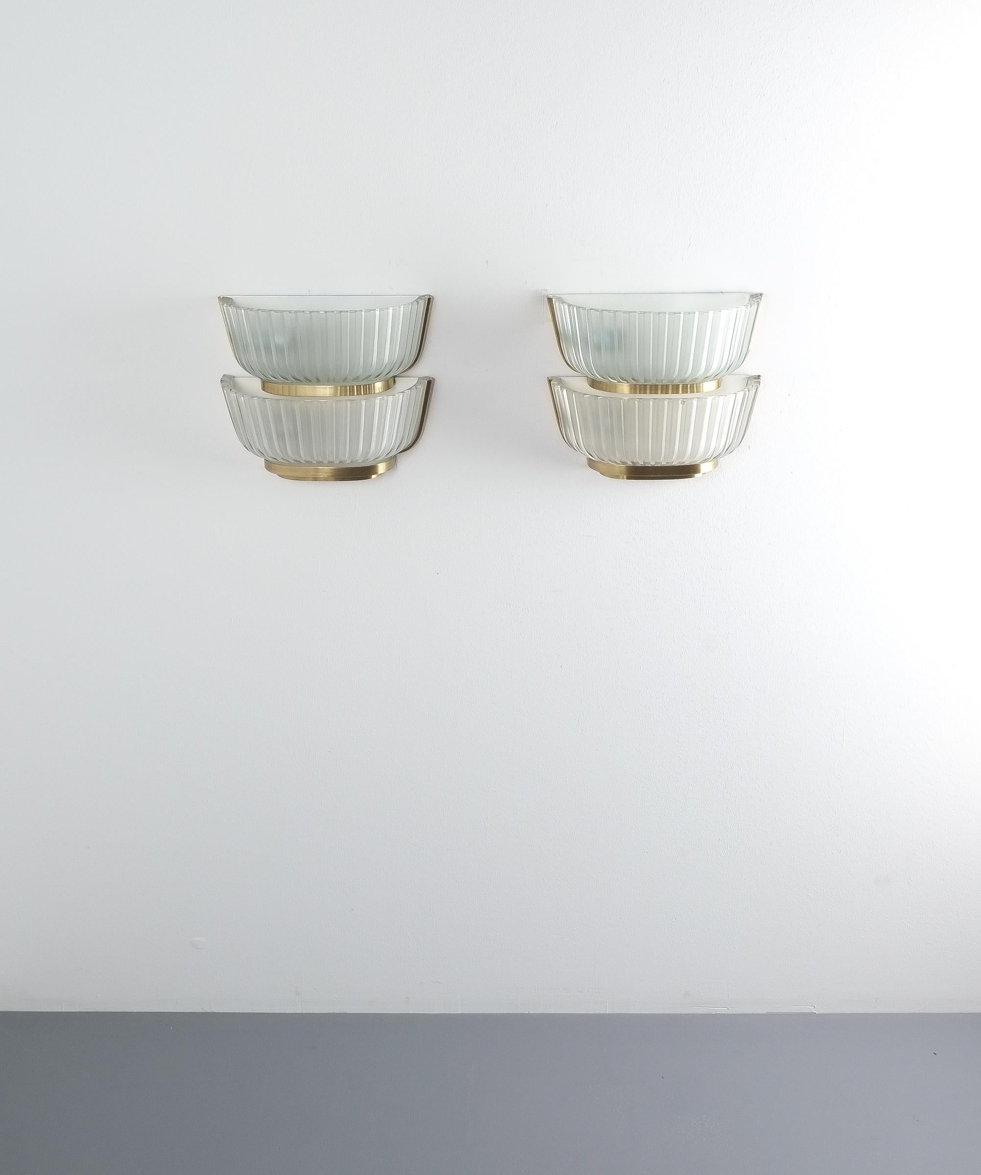 Pareja de Lámparas de Cristal y Latón Art Decó Tardío Reformadas, Italia, hacia 1940 en venta 5