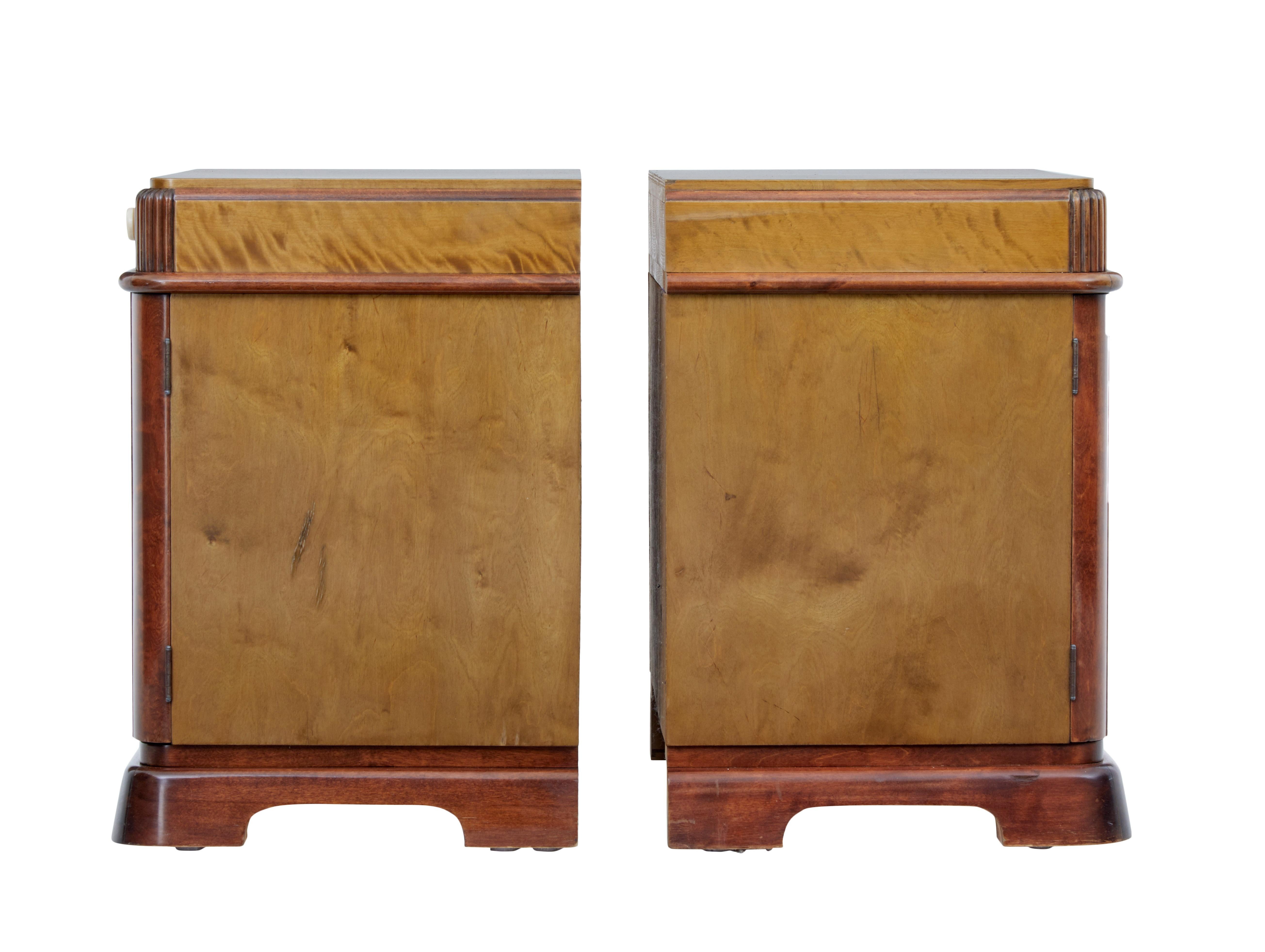 Pair of Late Art Deco Scandinavian Birch Bedside Cabinets In Good Condition In Debenham, Suffolk