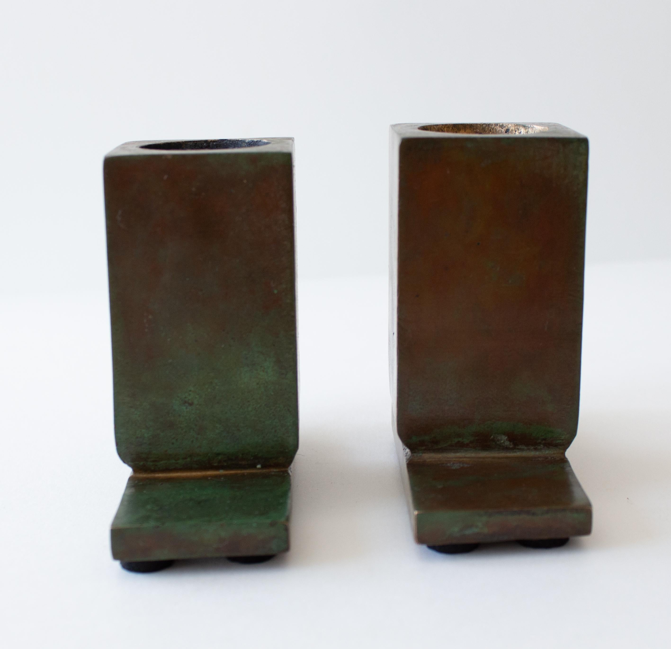 Pair of Late Functionalist Bronze Candlesticks – Sune Bäckström, Model 9040 For Sale 2