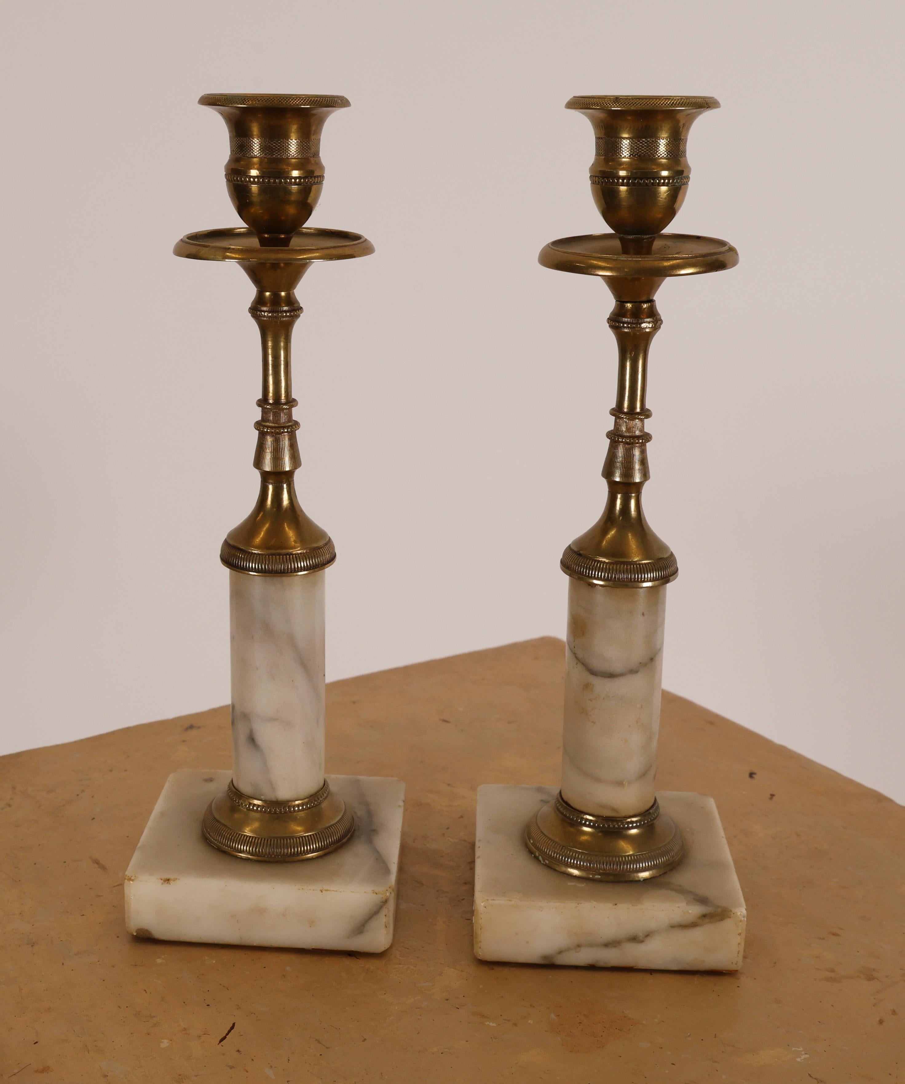 Pair of Late Gustavian Carrara Marble Candlesticks In Good Condition For Sale In Ljungby, SE