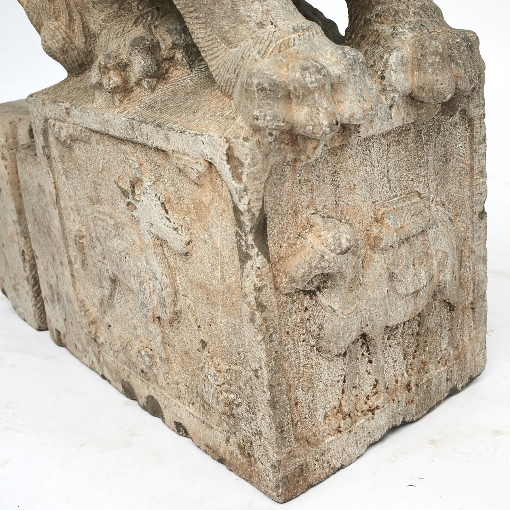 Antike Paar späten Ming Dynasty Silk Road geschnitzten Stein Wächter Löwen im Zustand „Gut“ im Angebot in Kastrup, DK