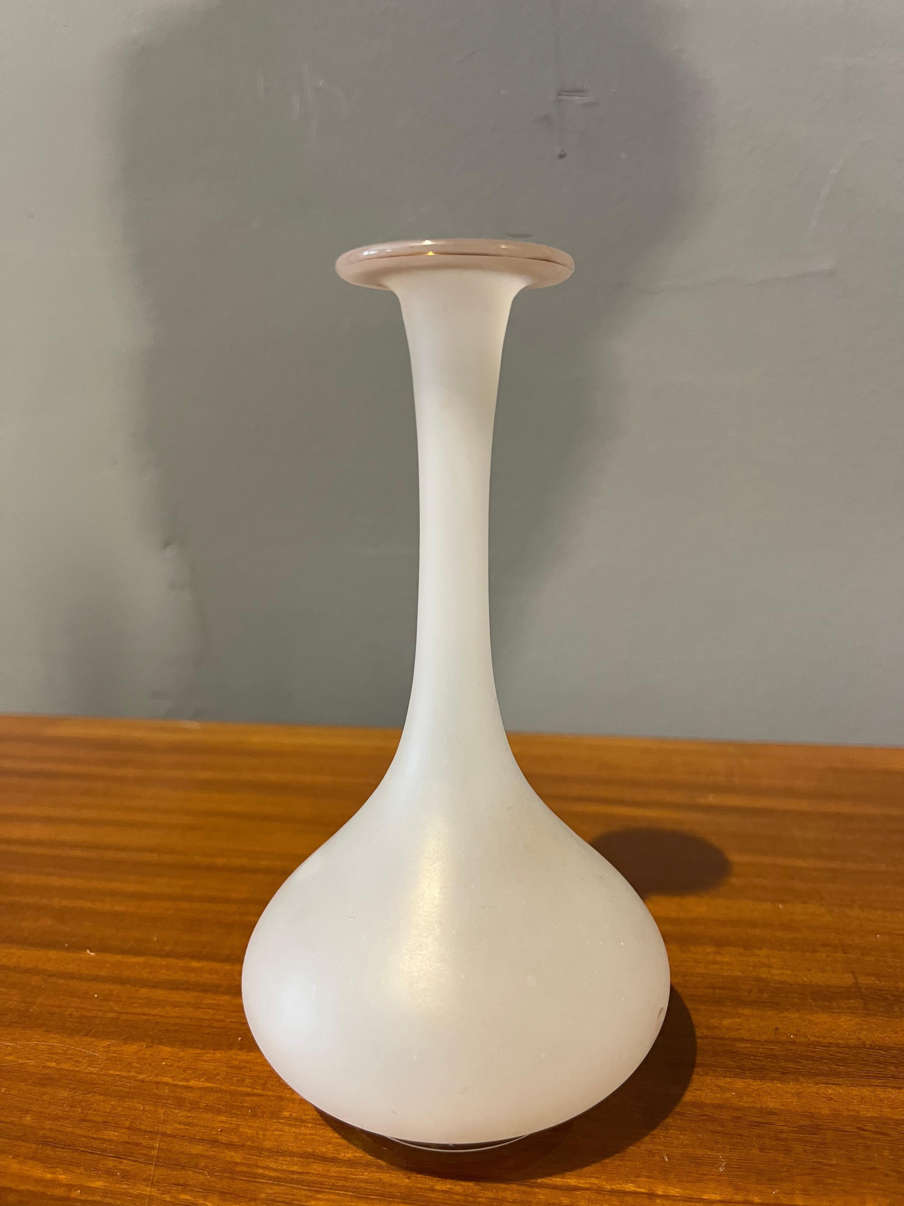 pair of late nineteenth-century vases en venta 2