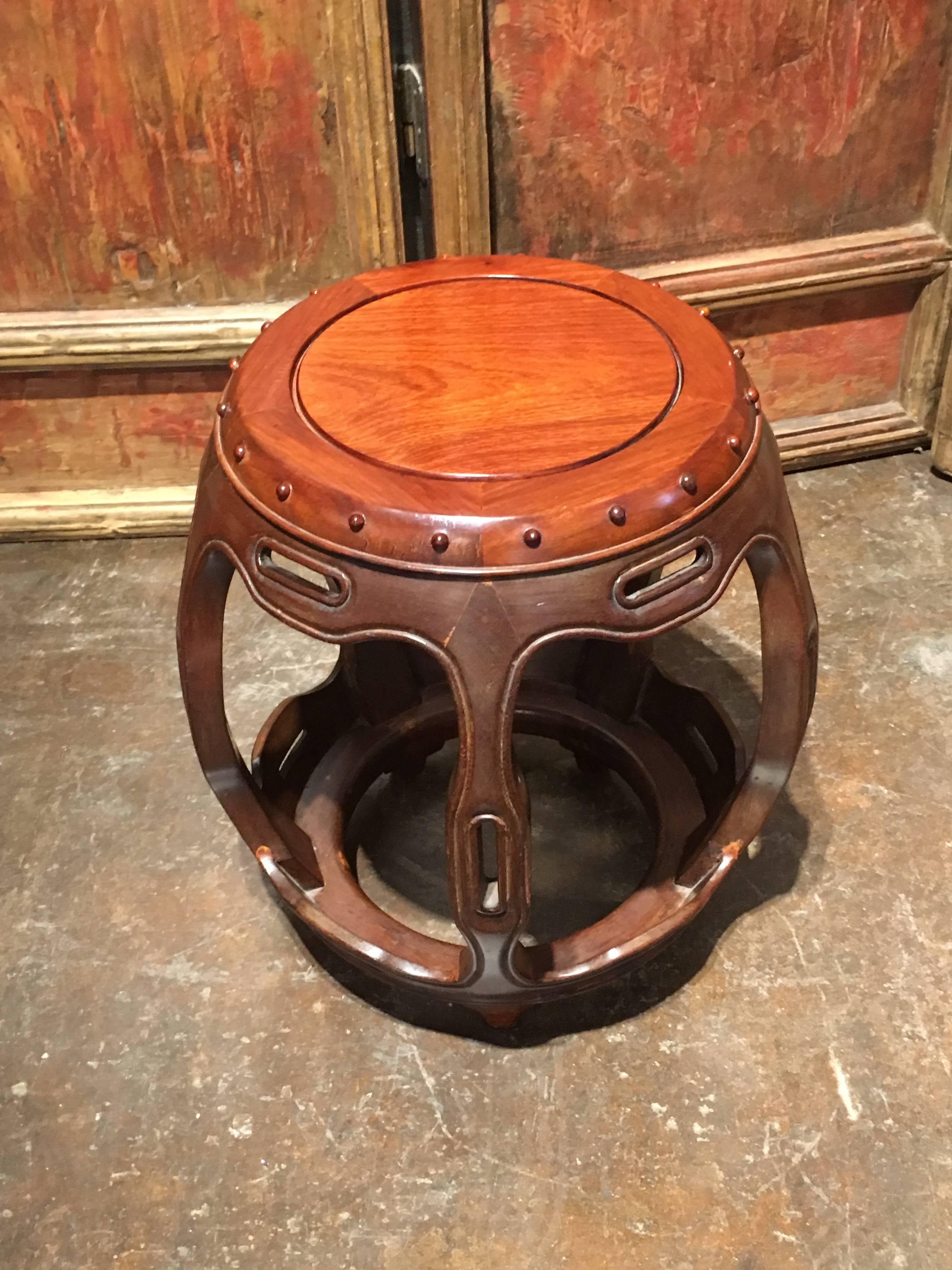 Hand-Carved Pair of Late Qing Dynasty Chinese Hongmu Rosewood Drum Stools, circa 1900