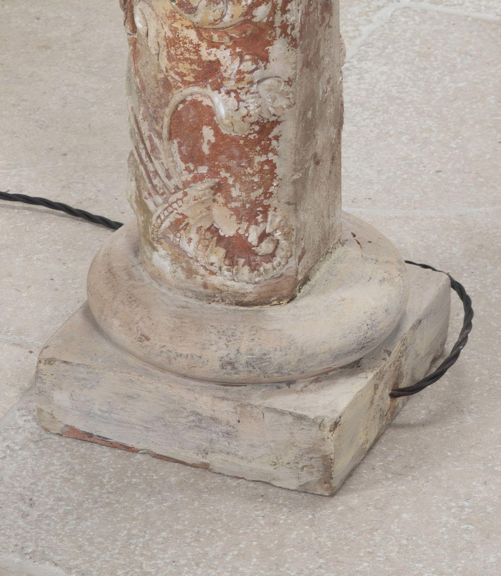 Pareja de lámparas de columna de época renacentista tardía en venta 6