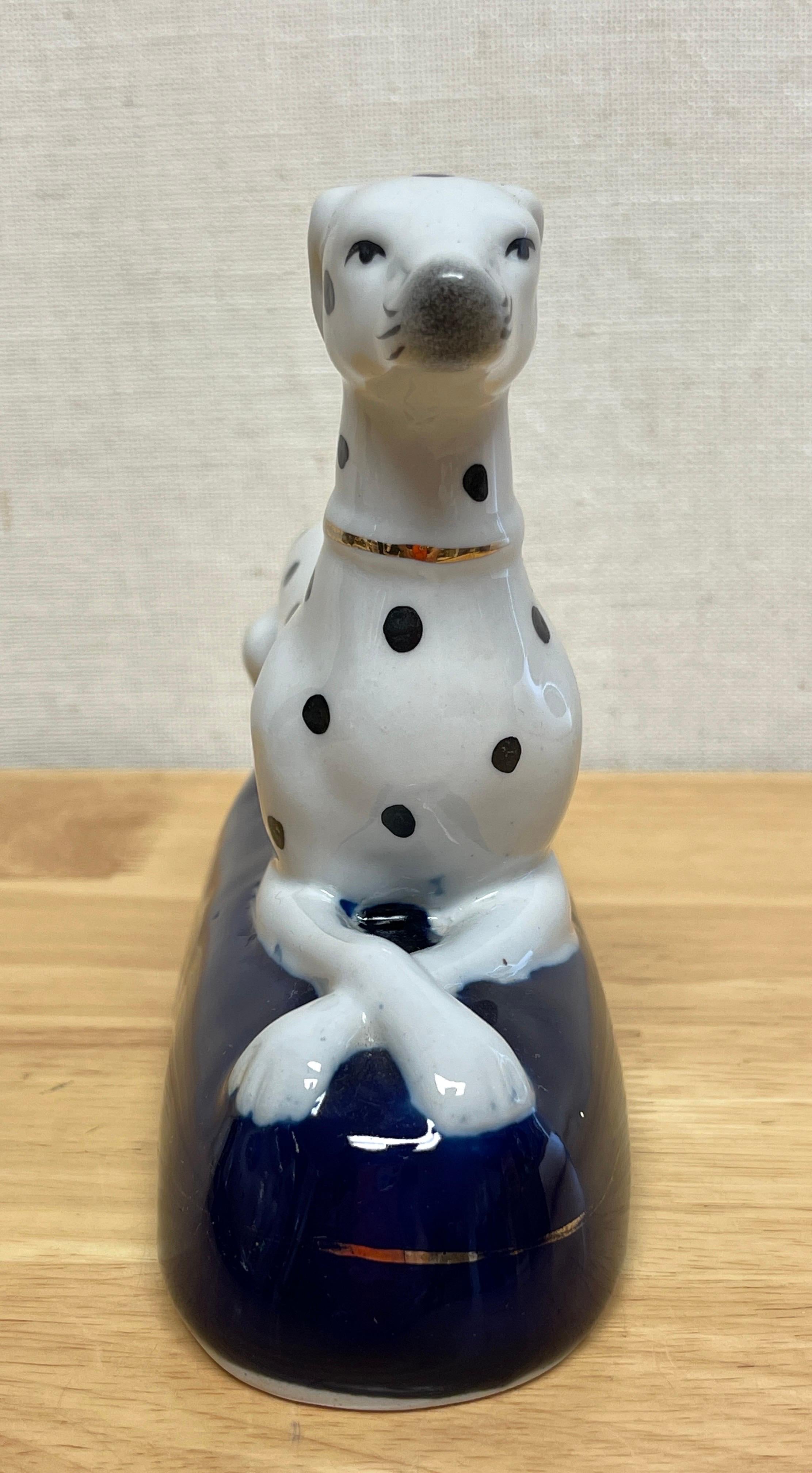 Anglais Paire de figures de Dalmatians couchées de la fin du Staffordshire en vente