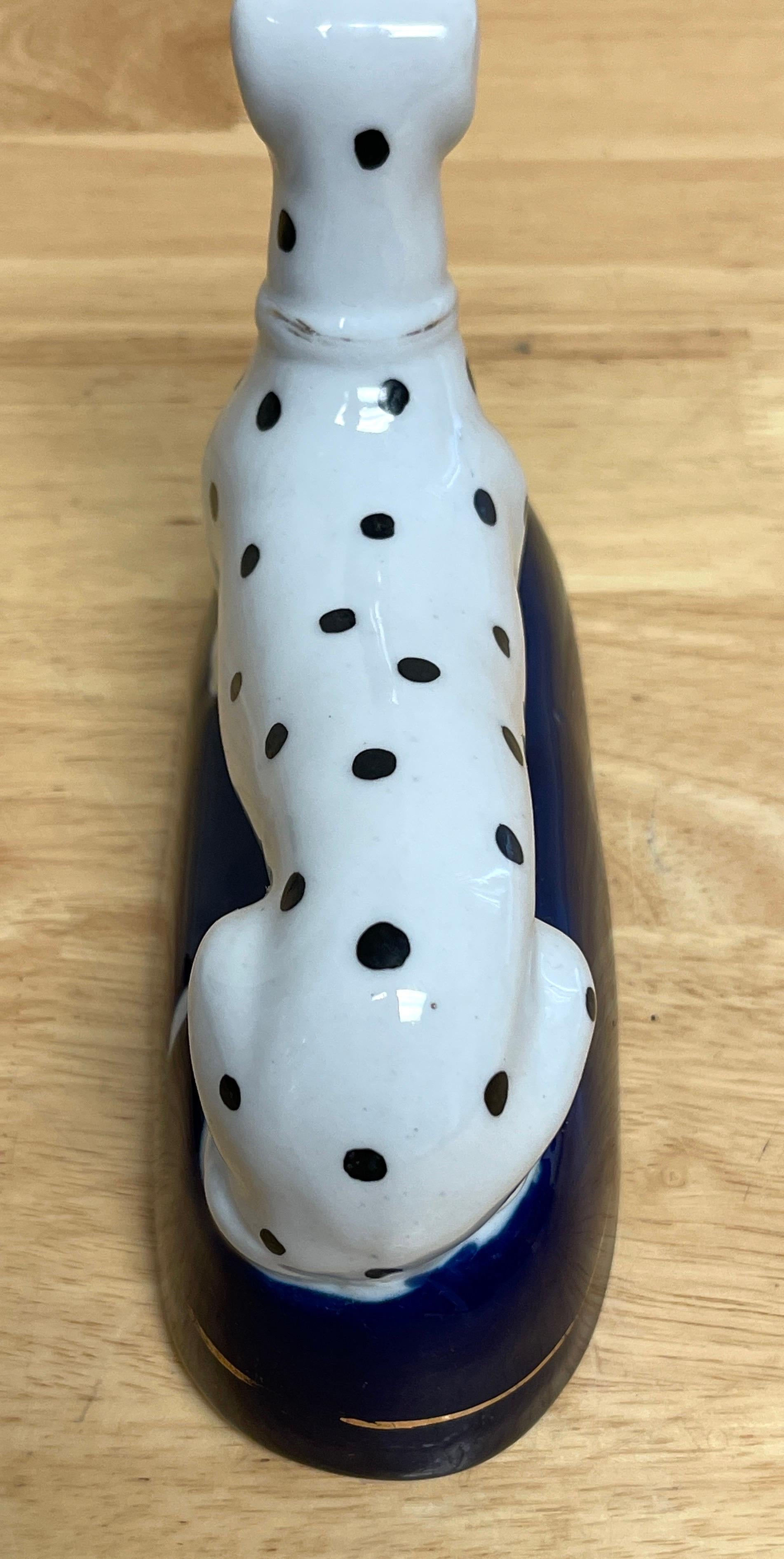 20ième siècle Paire de figures de Dalmatians couchées de la fin du Staffordshire en vente