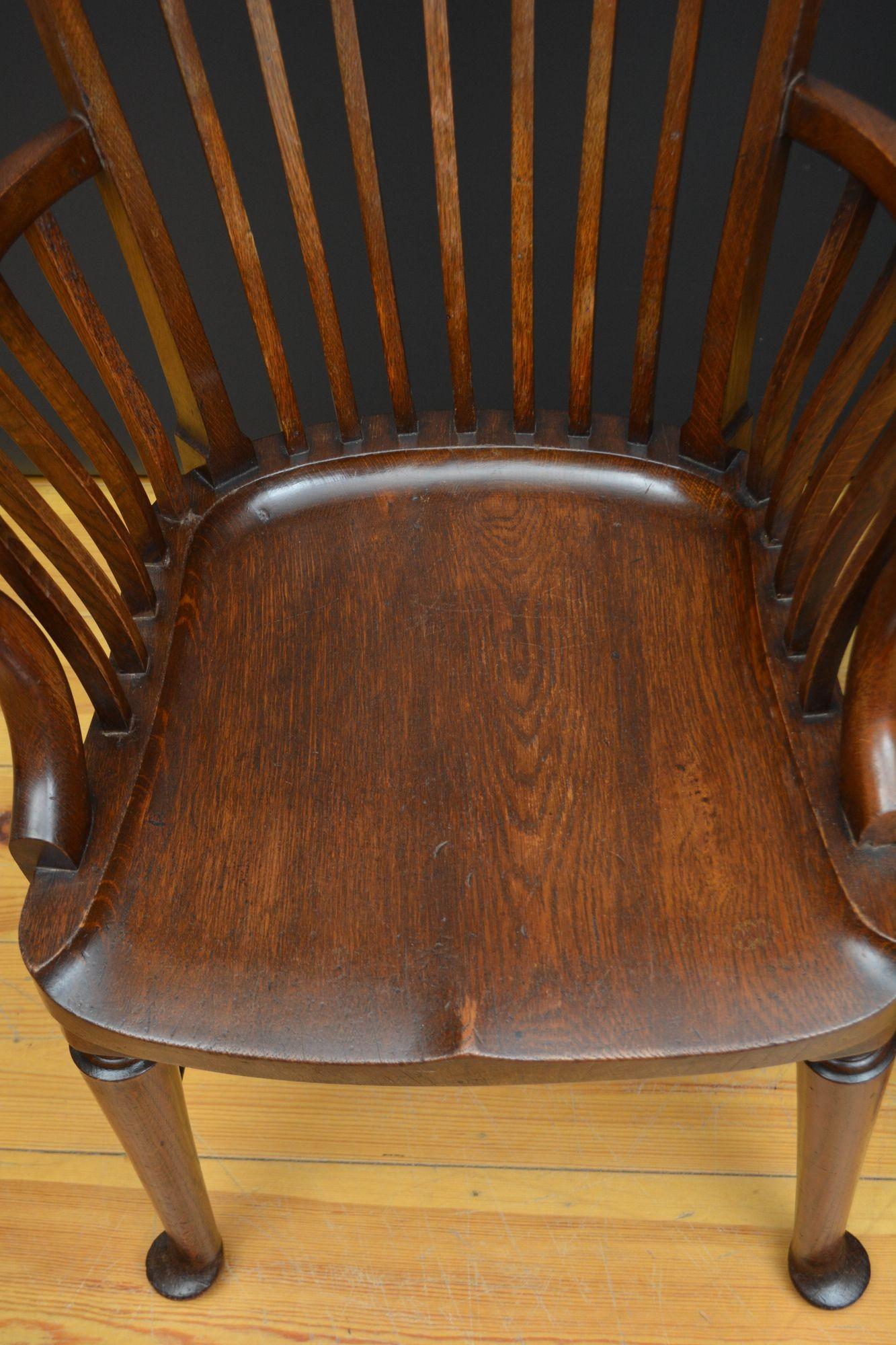 Paire de chaises coudées / chaises de bureau de la fin de l'époque victorienne en vente 6