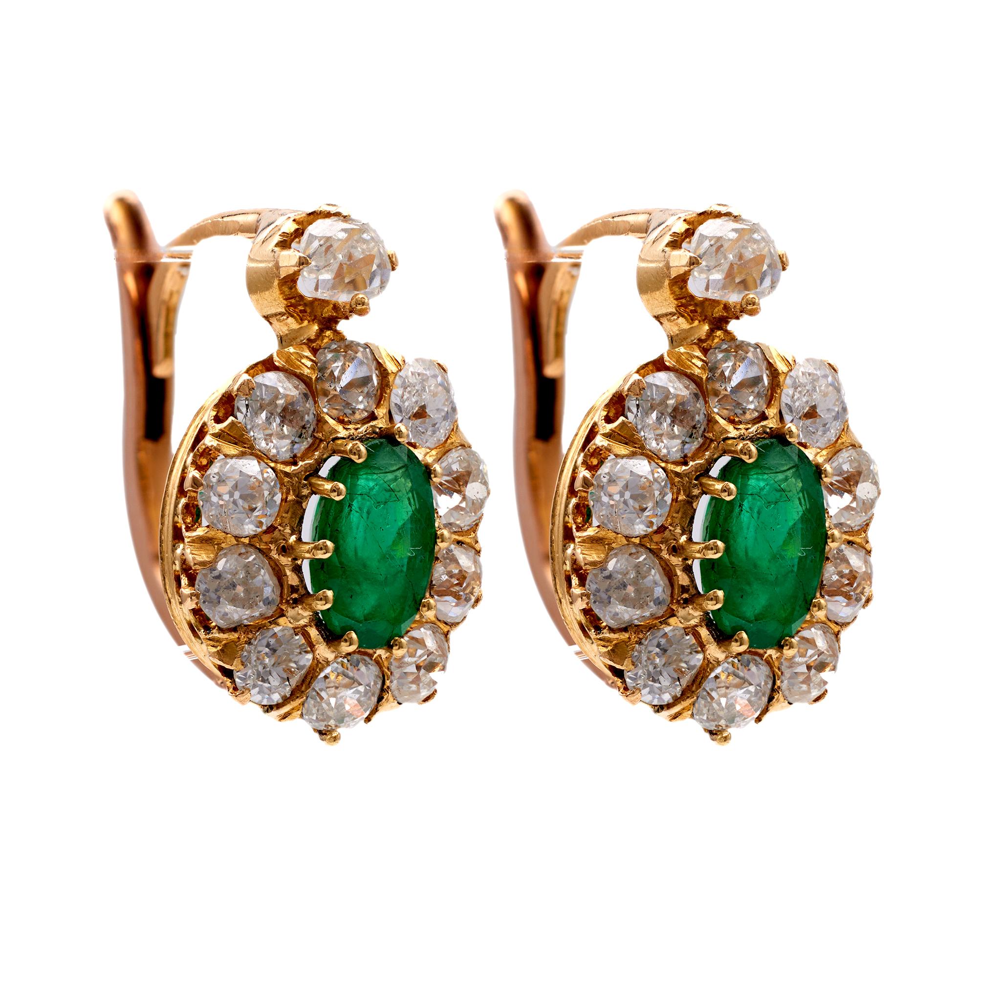 Women's or Men's Pair of Late Victorian Emerald Diamond 18k Yellow Gold Cluster Earrings