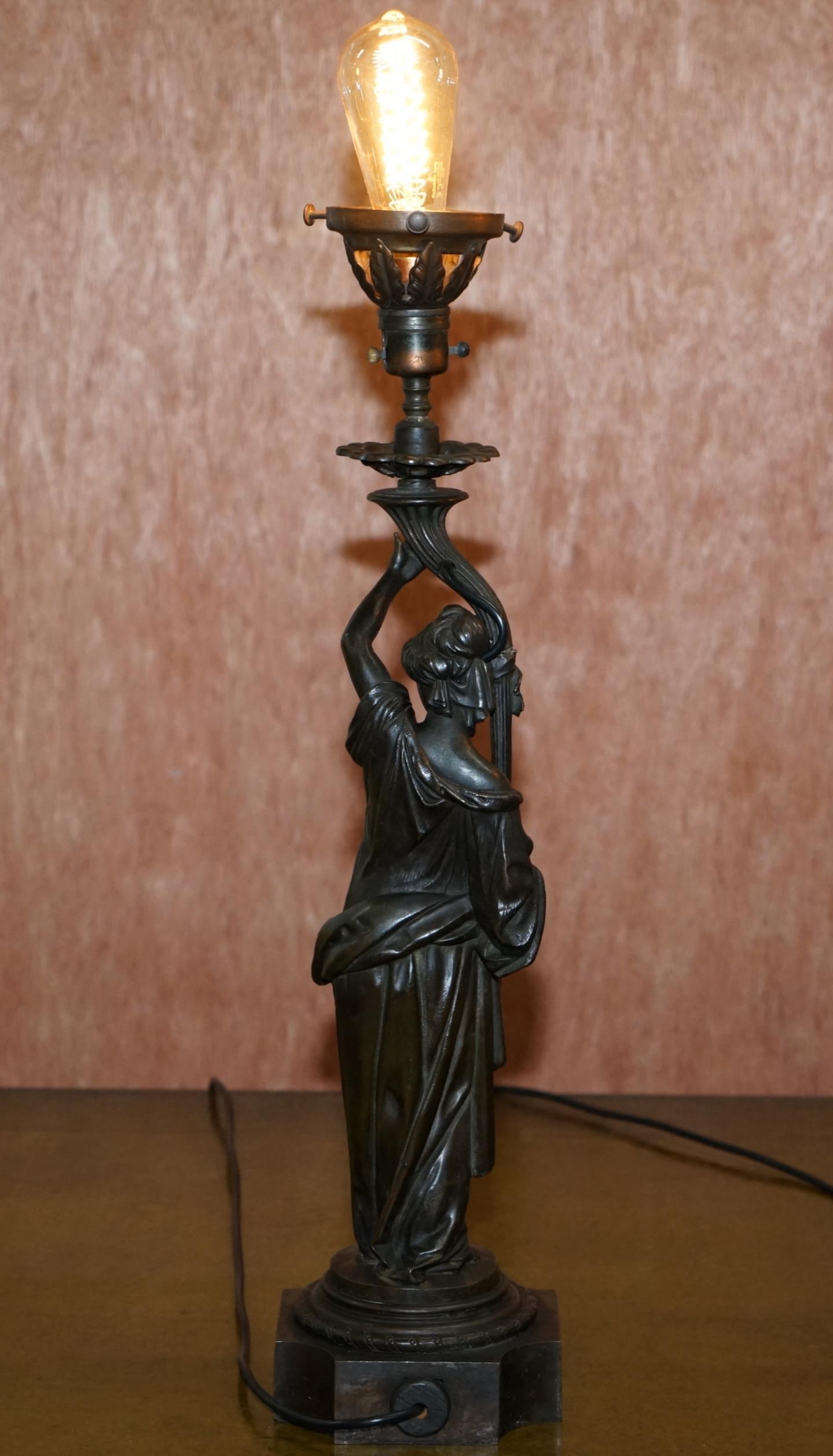 Pair of Late Victorian French Solid Bronze Table Lamps of Art Nouveau Maidens For Sale 3