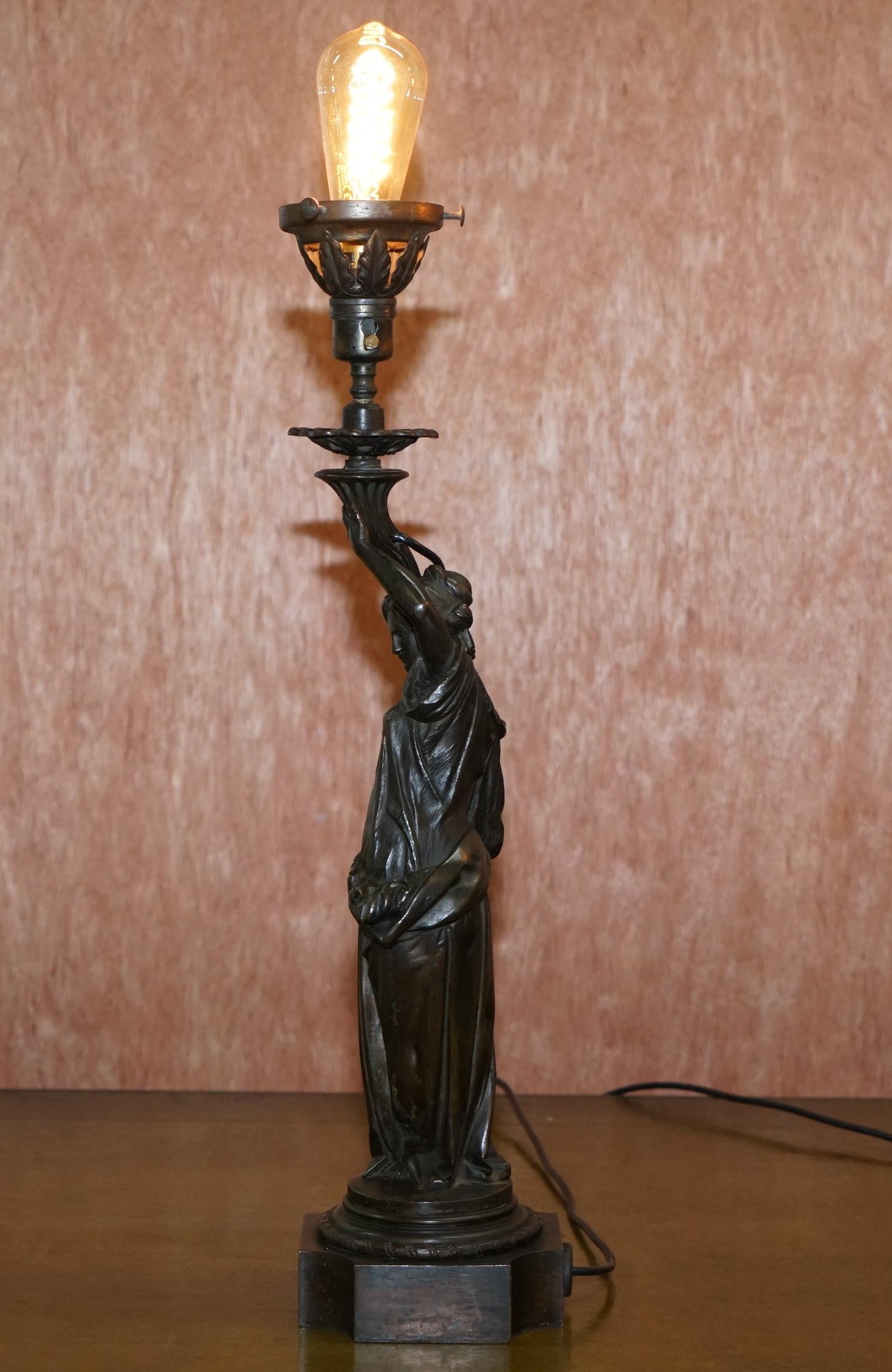 Pair of Late Victorian French Solid Bronze Table Lamps of Art Nouveau Maidens For Sale 5