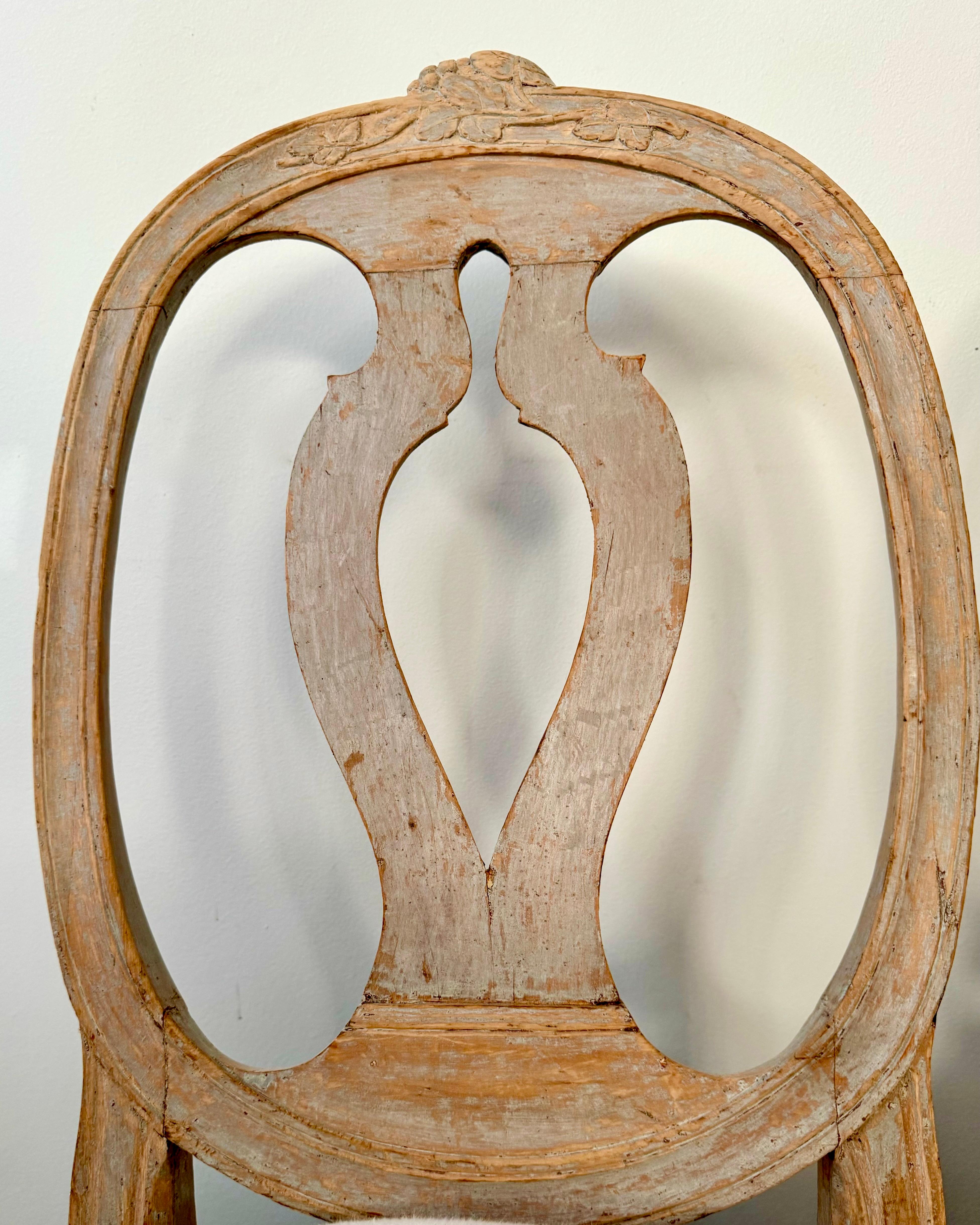 Paire de chaises gustaviennes de la période suédoise de la fin du XVIIIe siècle 