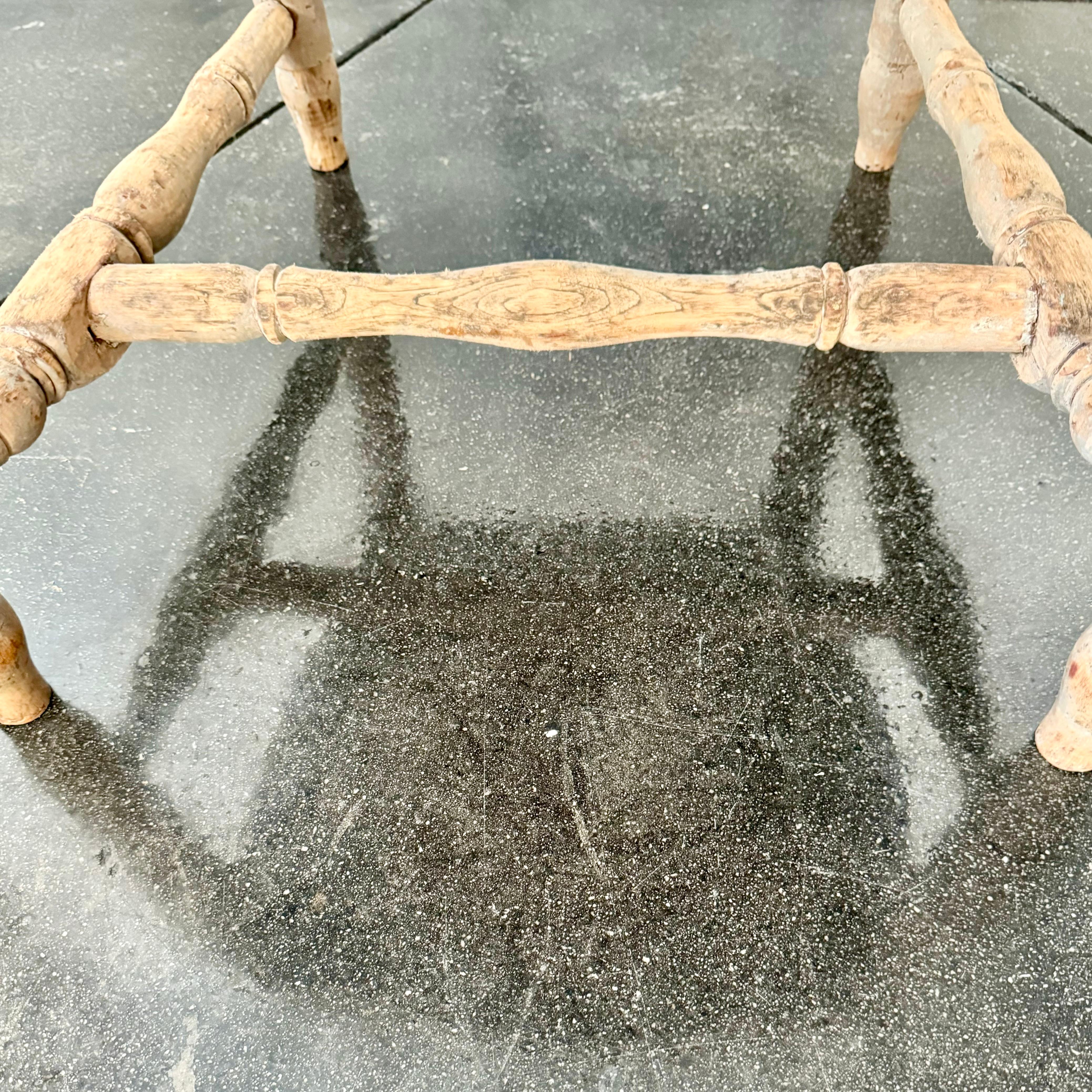 Paire de chaises gustaviennes de la période suédoise de la fin du XVIIIe siècle 