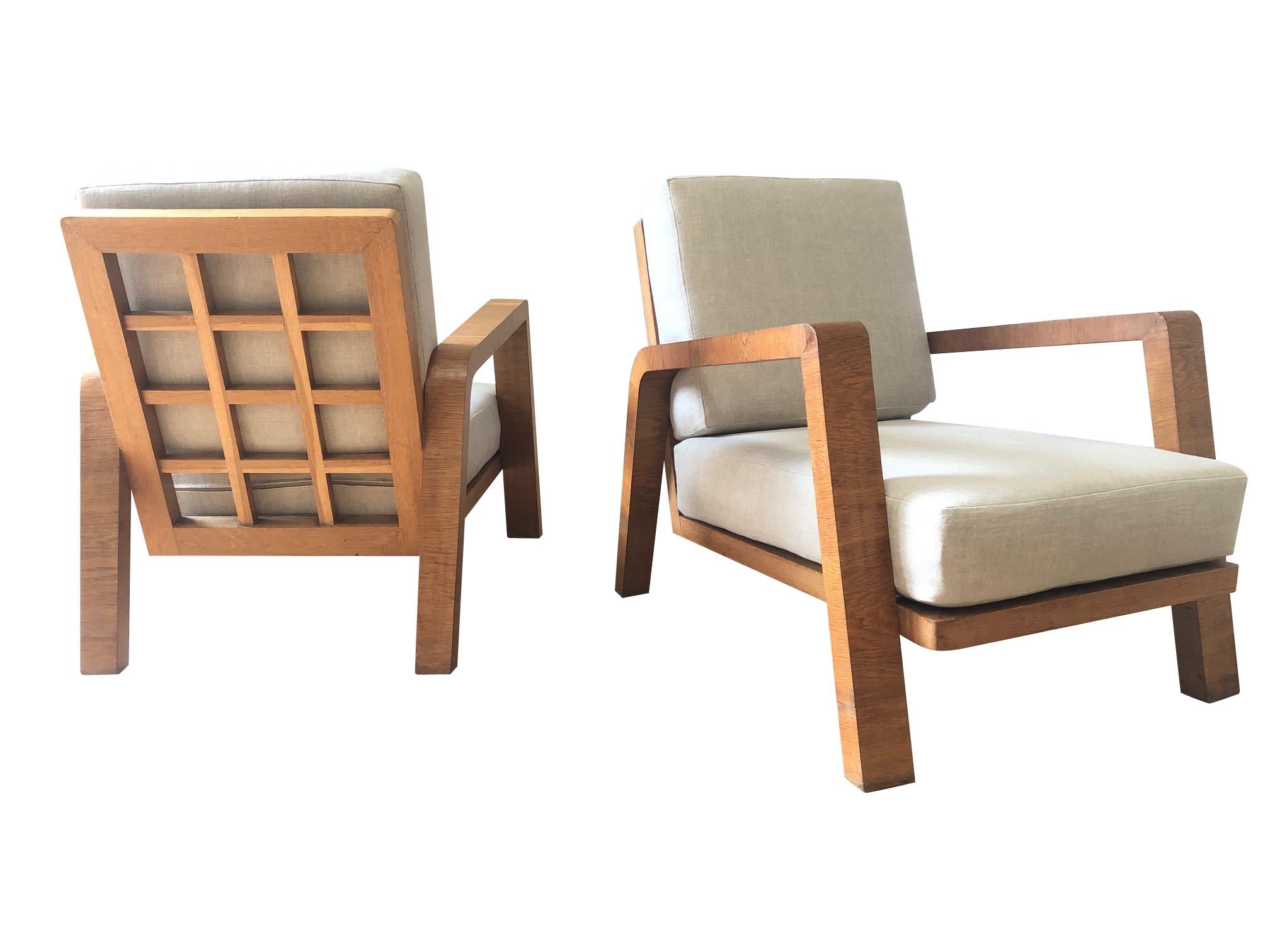 Midcentury French pair of side chairs in the style of Jean Royere
Decorative lattice back details
oakwood
New cushions and reupholstery.
   