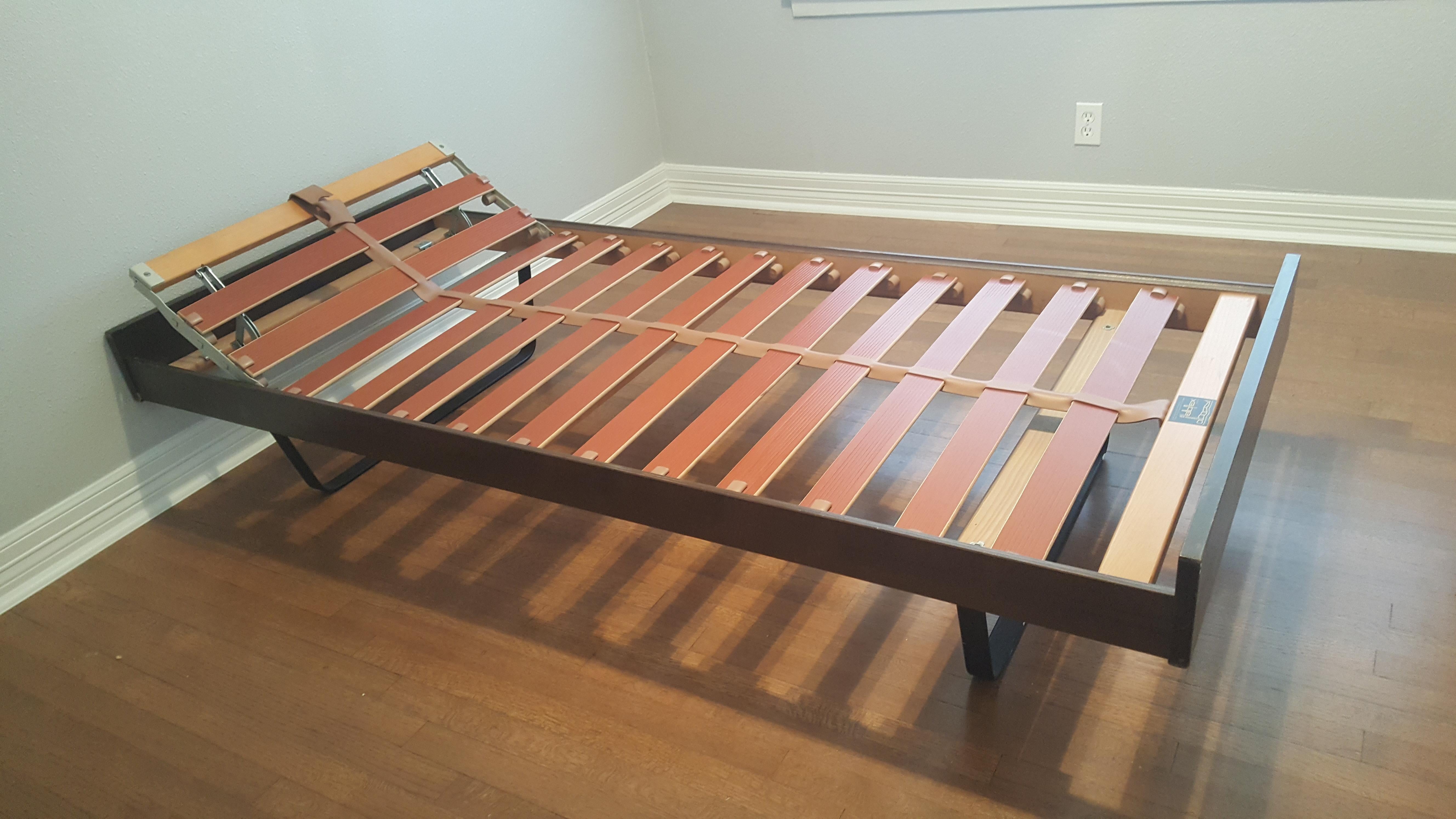 20th Century Pair of Lattoflex Beds/Daybeds For Sale