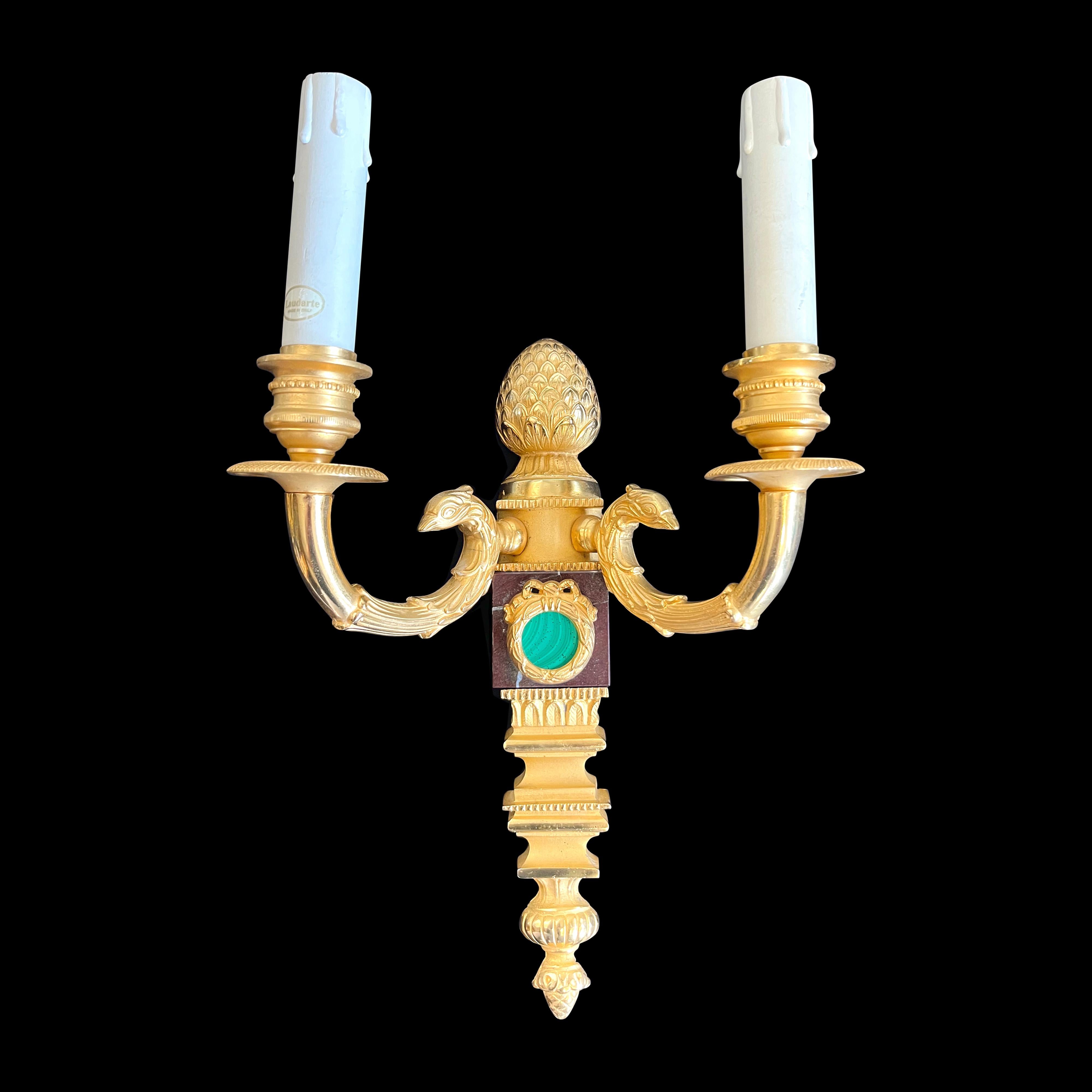 Pareja de apliques estilo Imperio Laudarte Grifone, Oro antiguo 24k Italiano en venta