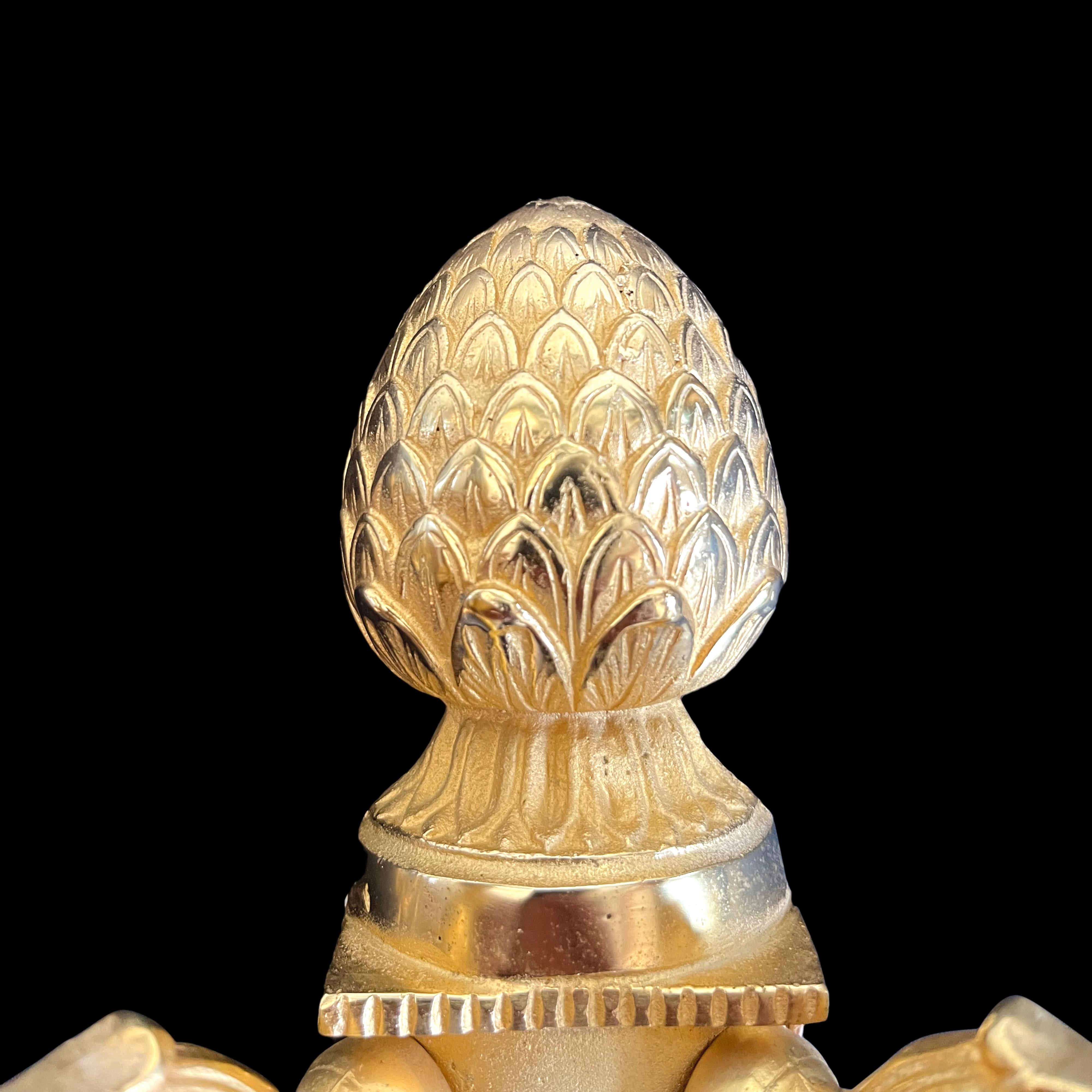 Pareja de apliques estilo Imperio Laudarte Grifone, Oro antiguo 24k siglo XX en venta