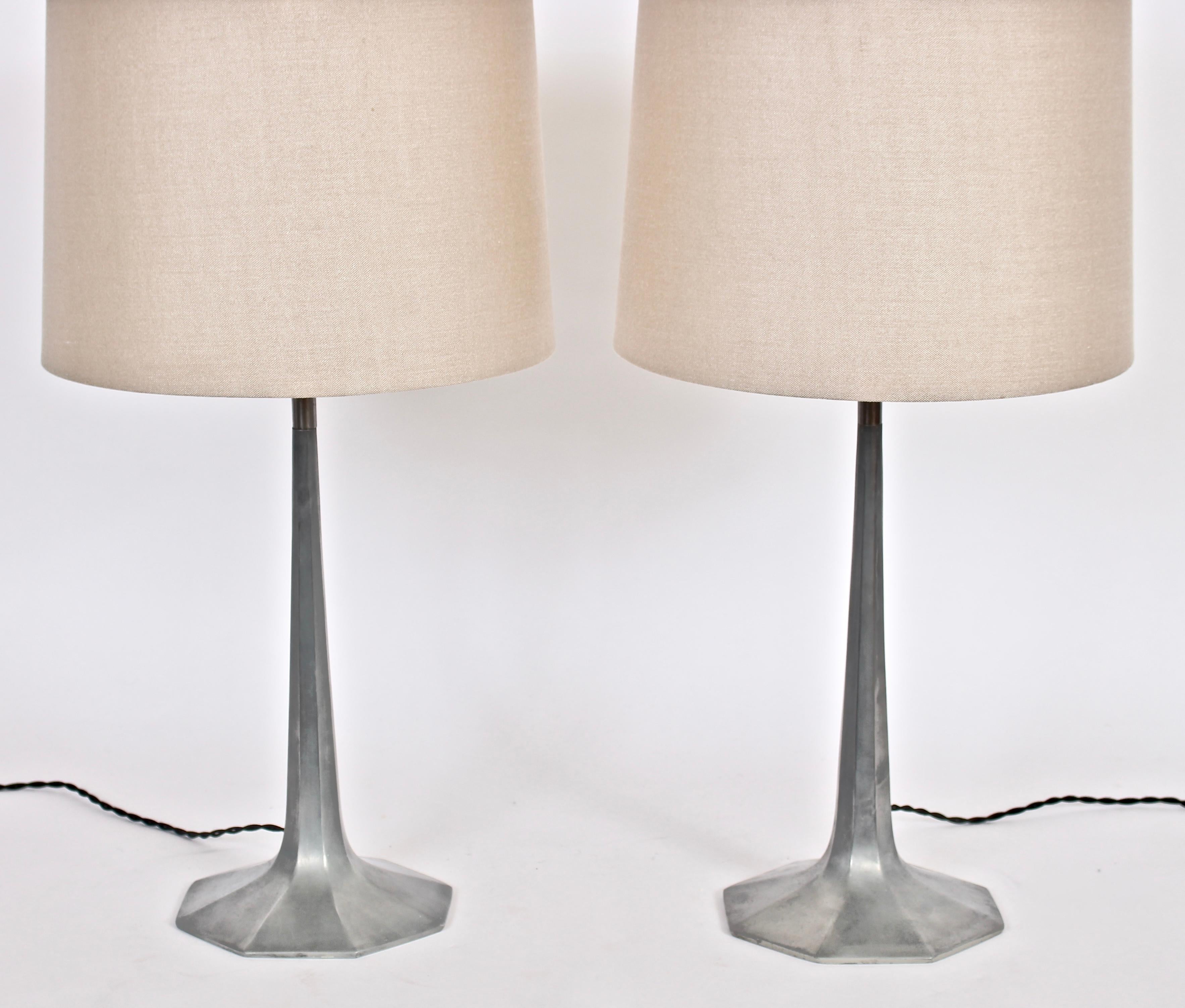 Mid-Century Modern Pair of Laurel Lamp Co. Grey Burnished Aluminum Octagonal Woodland Bedside Lamps
