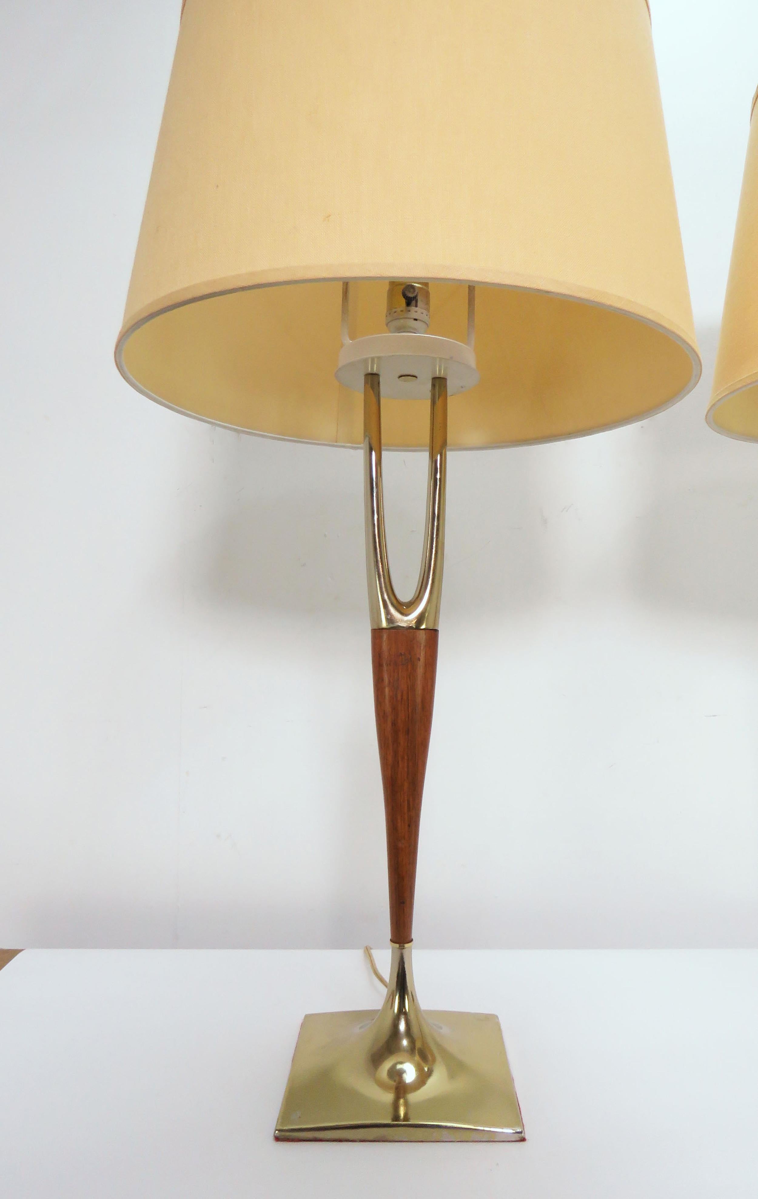 Mid-Century Modern Pair of Laurel Wishbone Table Lamps, circa 1960s