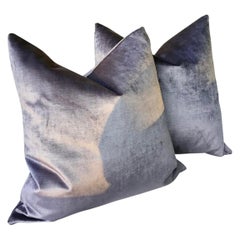 Coppia di cuscini in velluto lavanda con imbottitura in piuma d
oca, 21 pollici