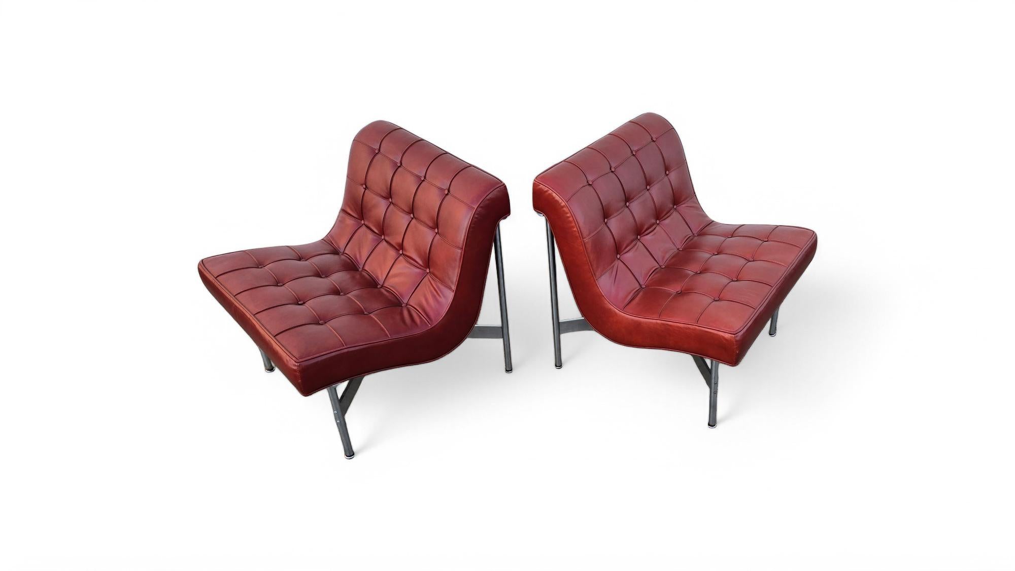 Pair of Laverne Leather Lounge Chairs In Good Condition For Sale In Middlesex, NJ