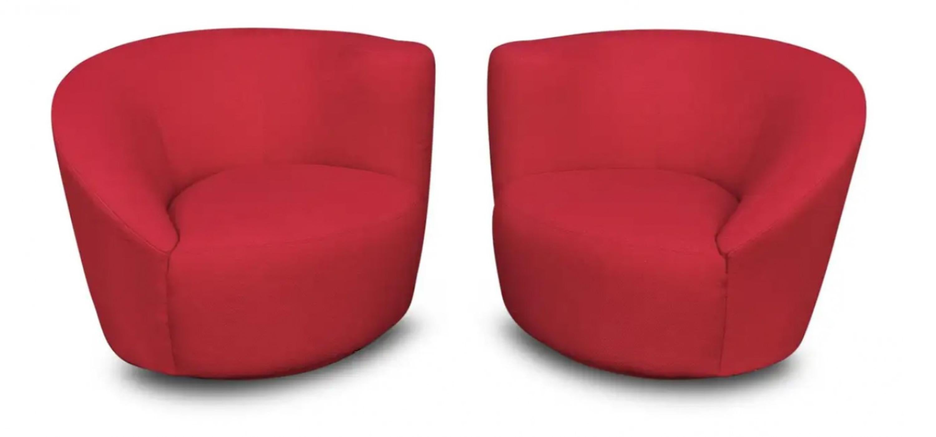 Postmoderne Paire de chaises longues pivotantes et pouf Lazar en tapisserie rouge postmoderne en vente